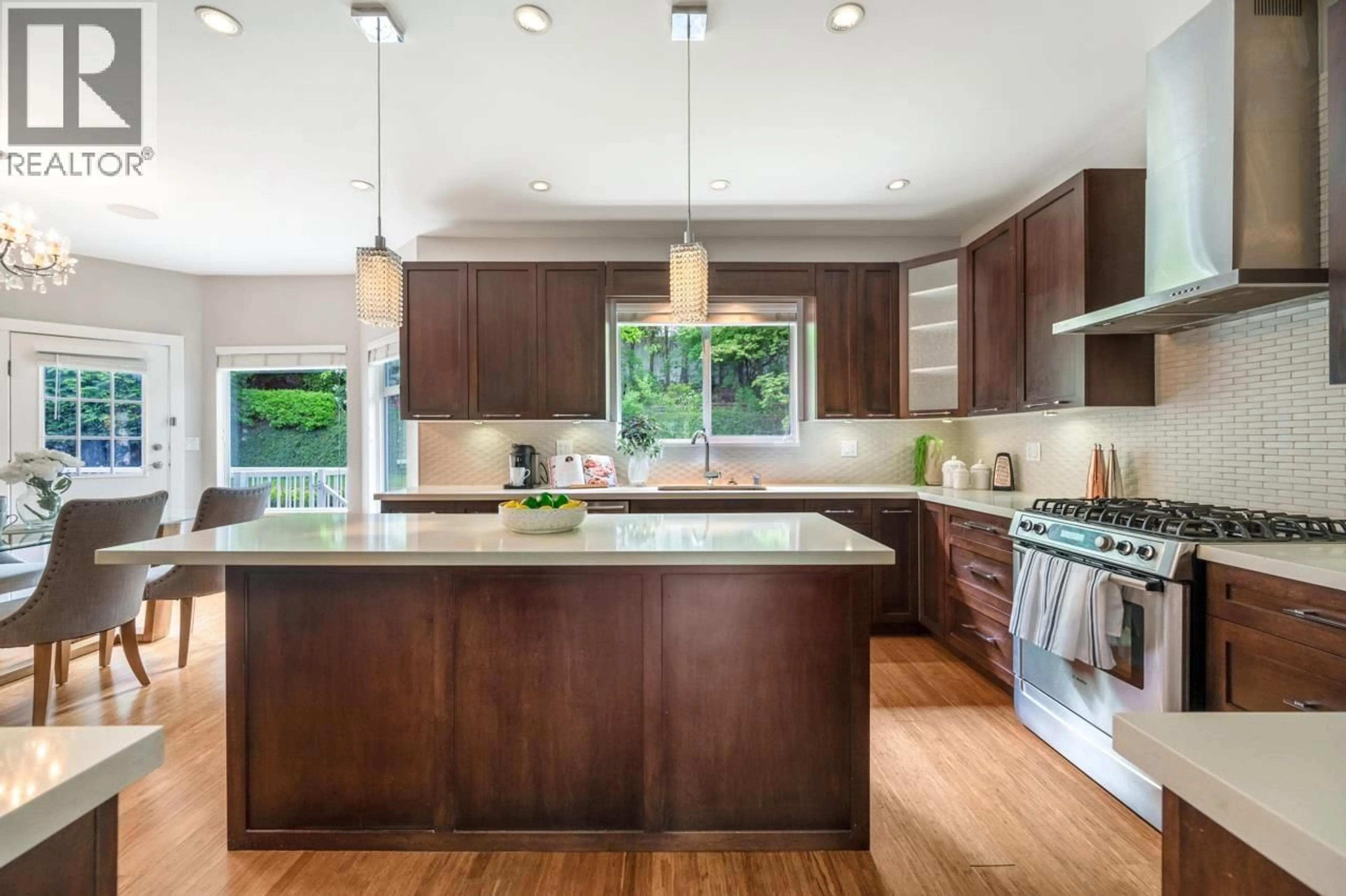 Contemporary kitchen, wood/laminate floor for 9116 BRIAR ROAD, Burnaby British Columbia V3N4W8