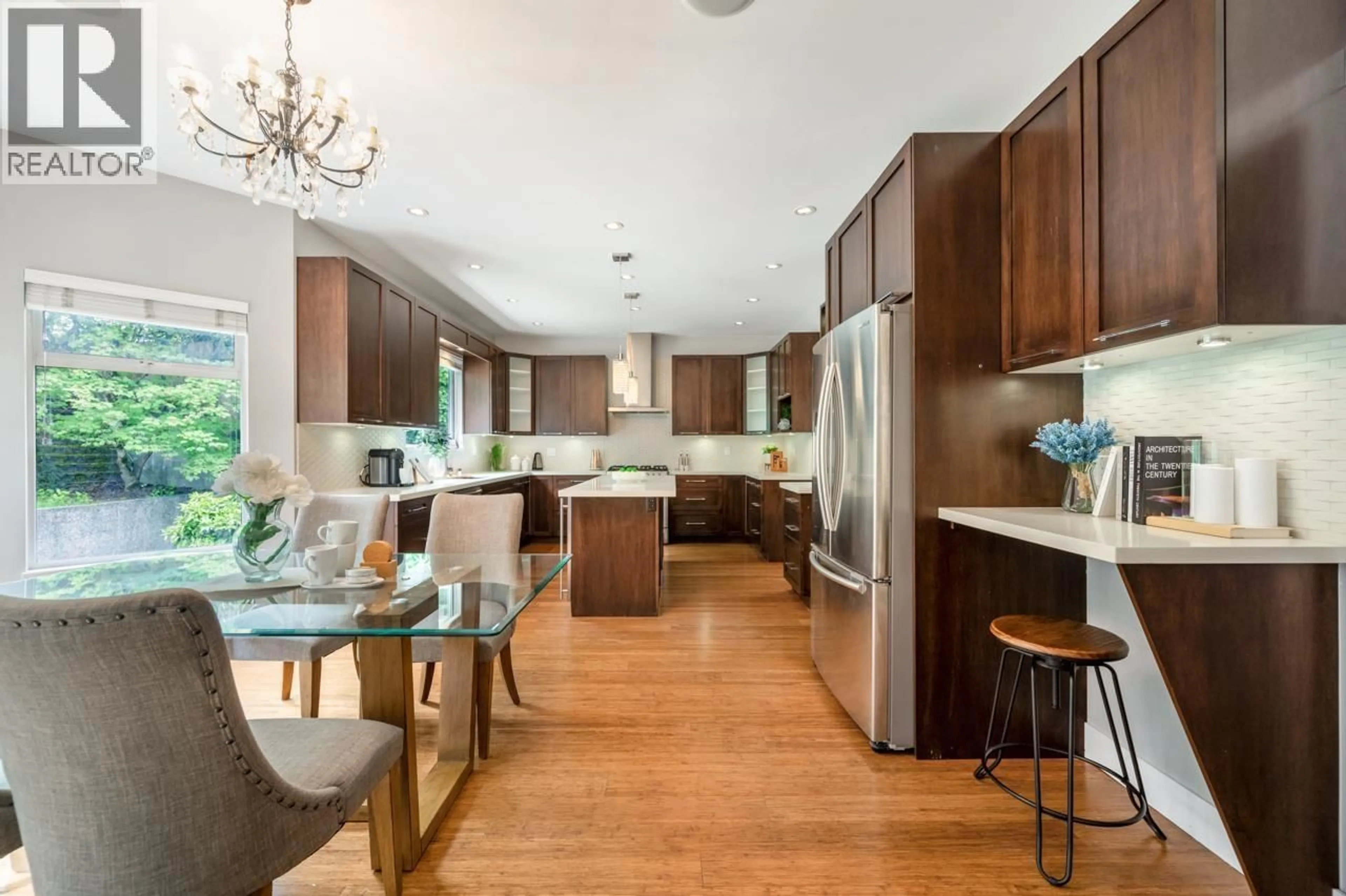 Open concept kitchen, wood/laminate floor for 9116 BRIAR ROAD, Burnaby British Columbia V3N4W8