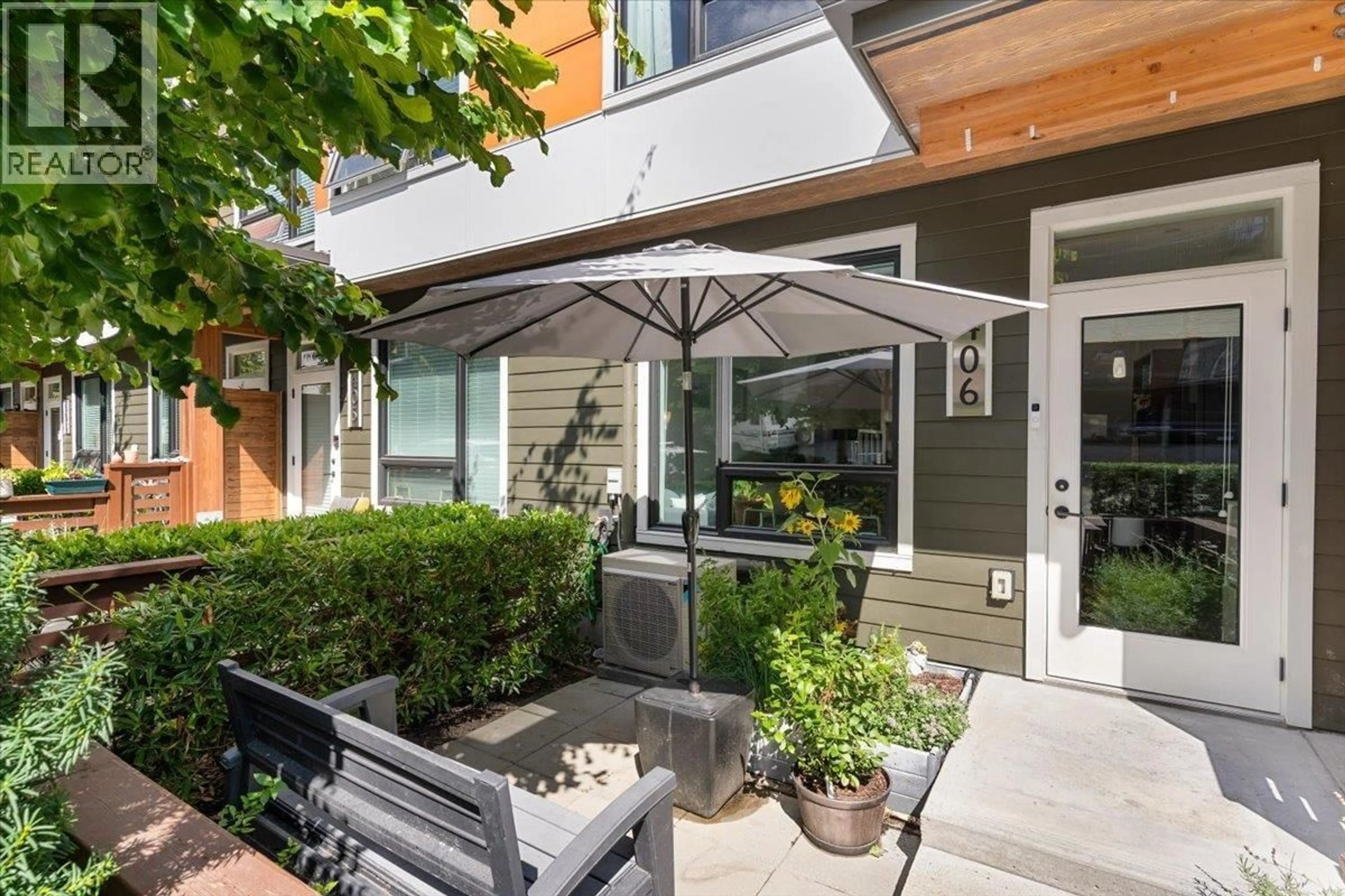 Patio, street for 406 - 3021 ST GEORGE STREET, Port Moody British Columbia V3H0K3