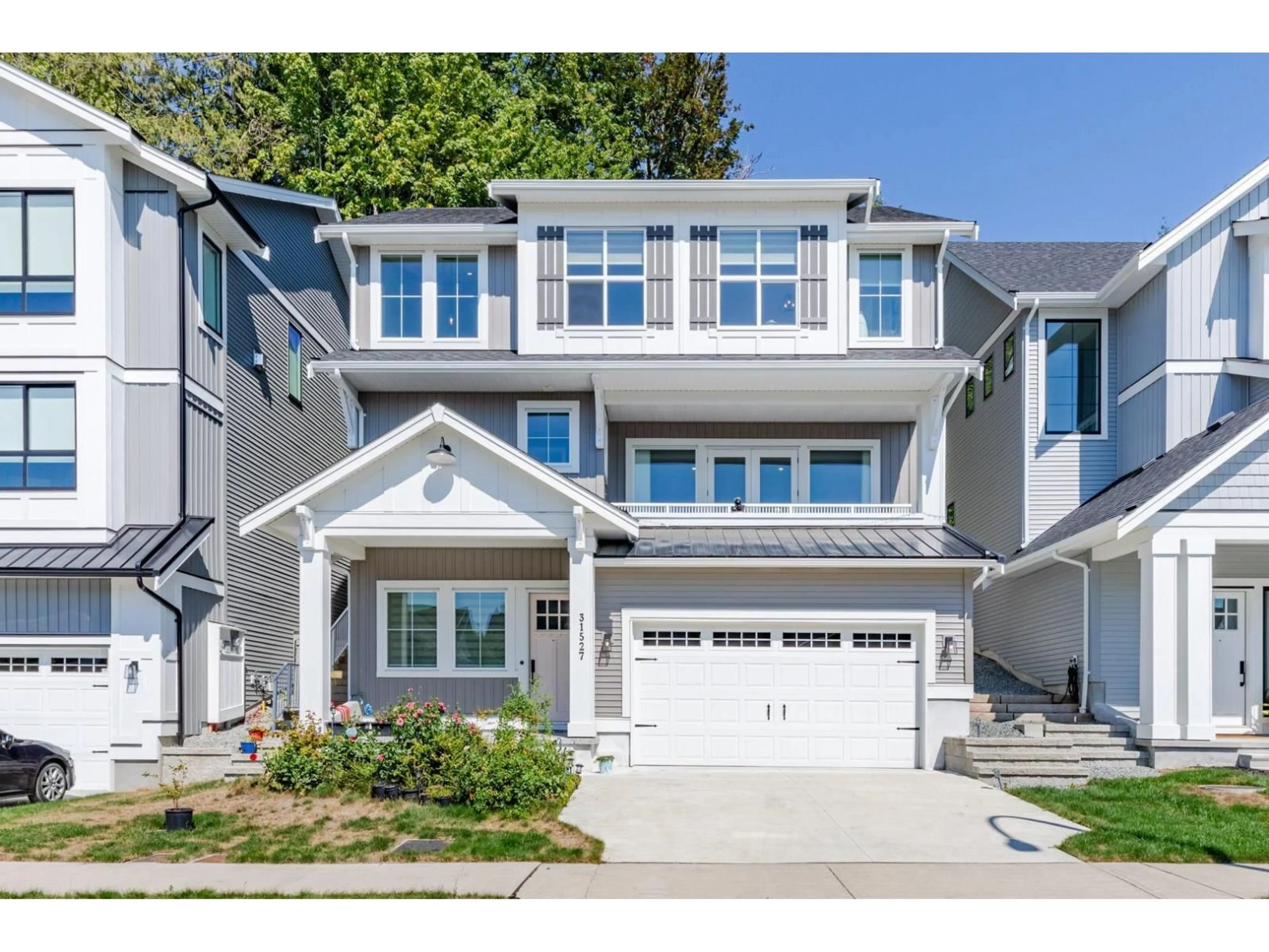 Home with vinyl exterior material, street for 31527 BURNHAM, Mission British Columbia V4S0E8