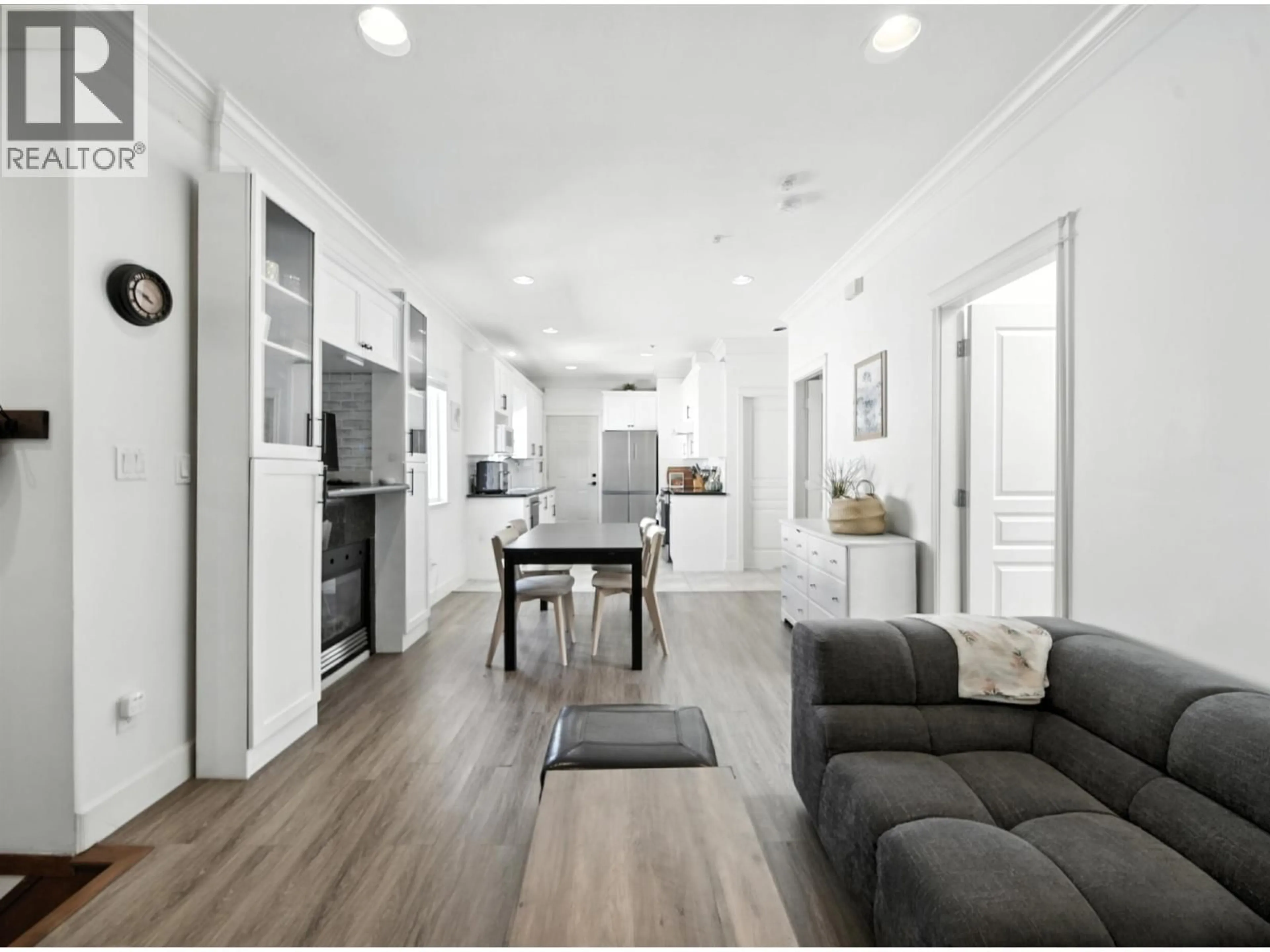 Open concept kitchen, unknown for 1430 8TH AVENUE, Vancouver British Columbia V5N1T4