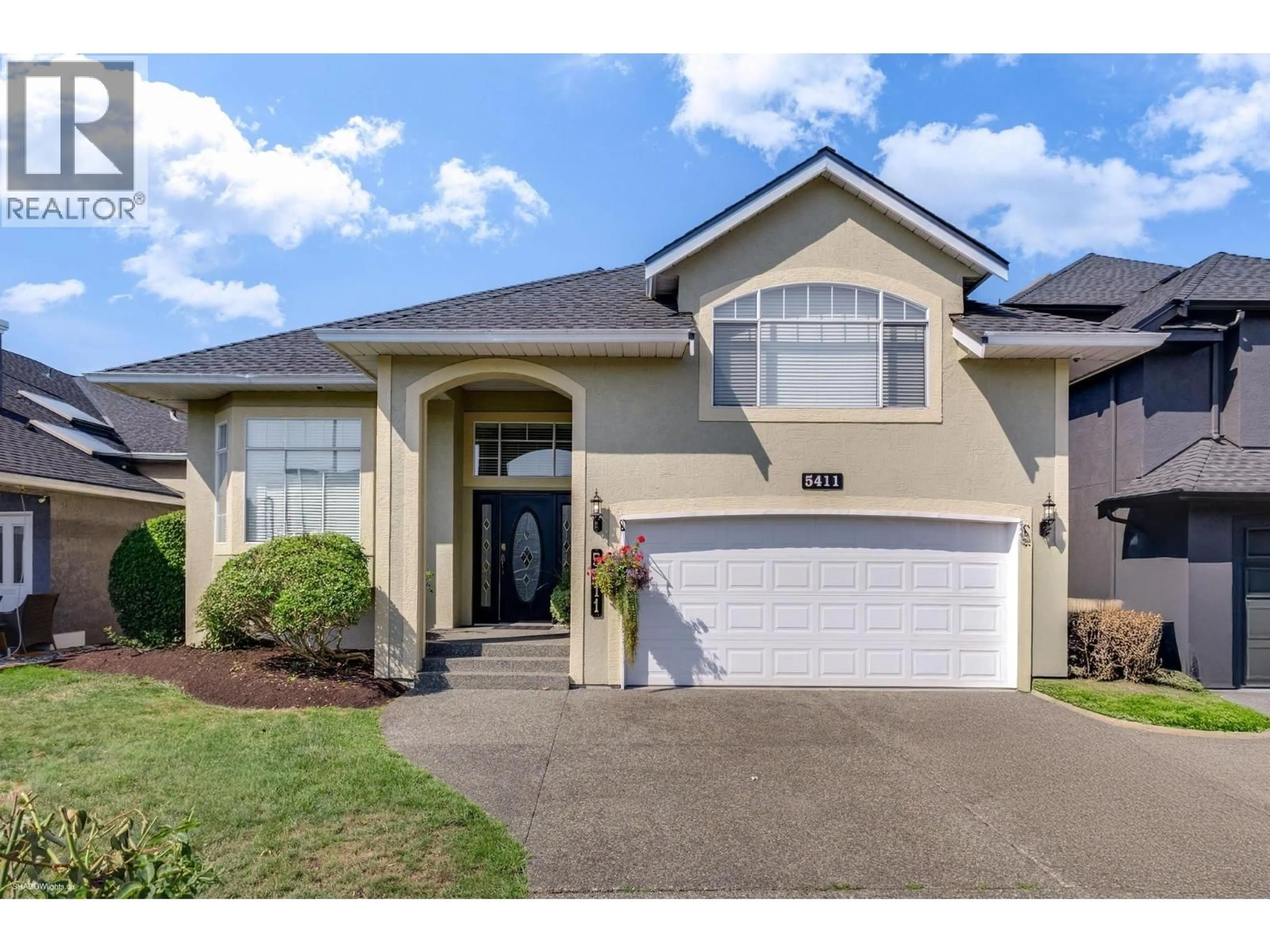 Home with vinyl exterior material, street for 5411 MCCOLL CRESCENT, Richmond British Columbia V6V2L6