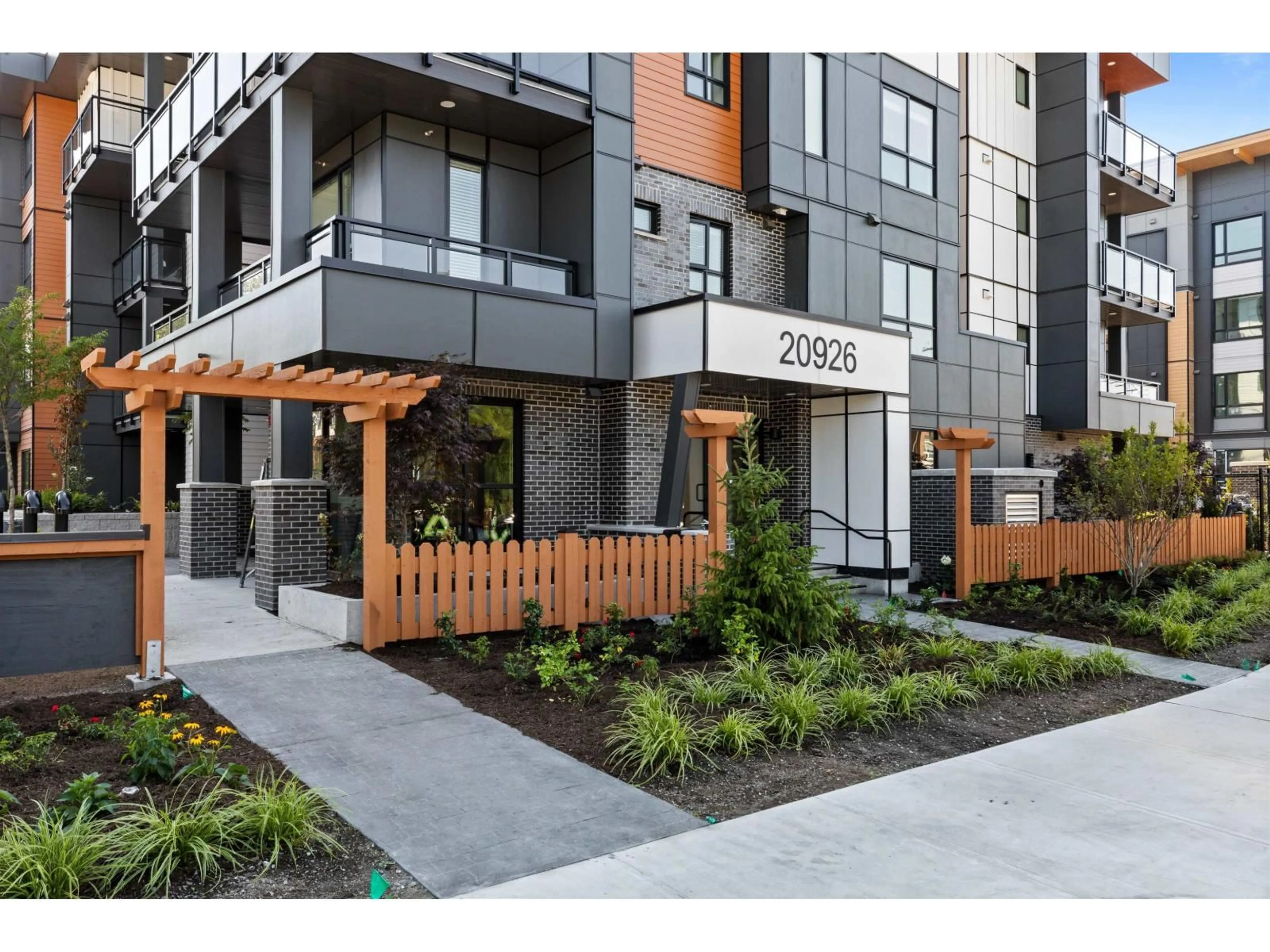 Patio, street for 313 - 20926 83, Langley British Columbia V0V0V0