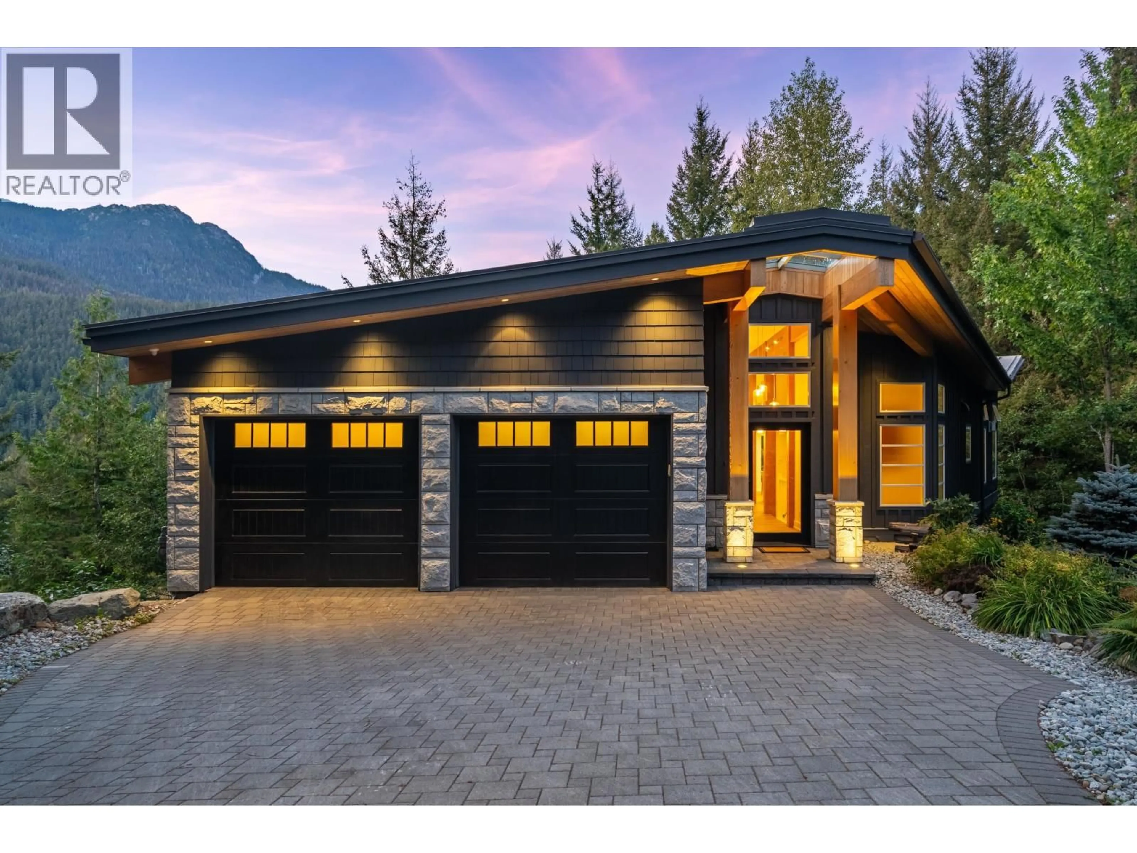 Indoor garage for 1545 TYNEBRIDGE COURT, Whistler British Columbia V8E0A3