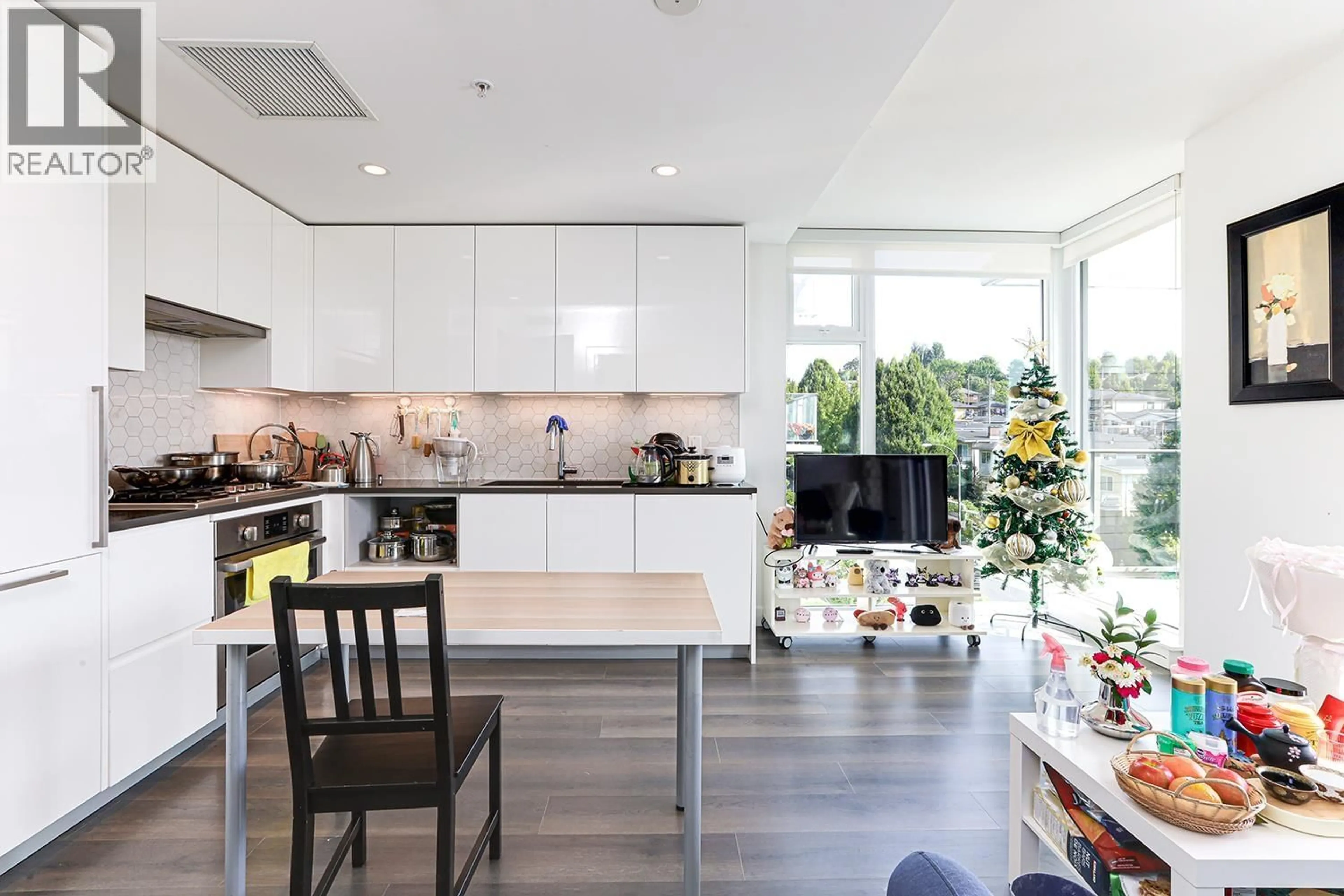 Contemporary kitchen, unknown for 403 - 8181 CHESTER STREET, Vancouver British Columbia V5X0J9