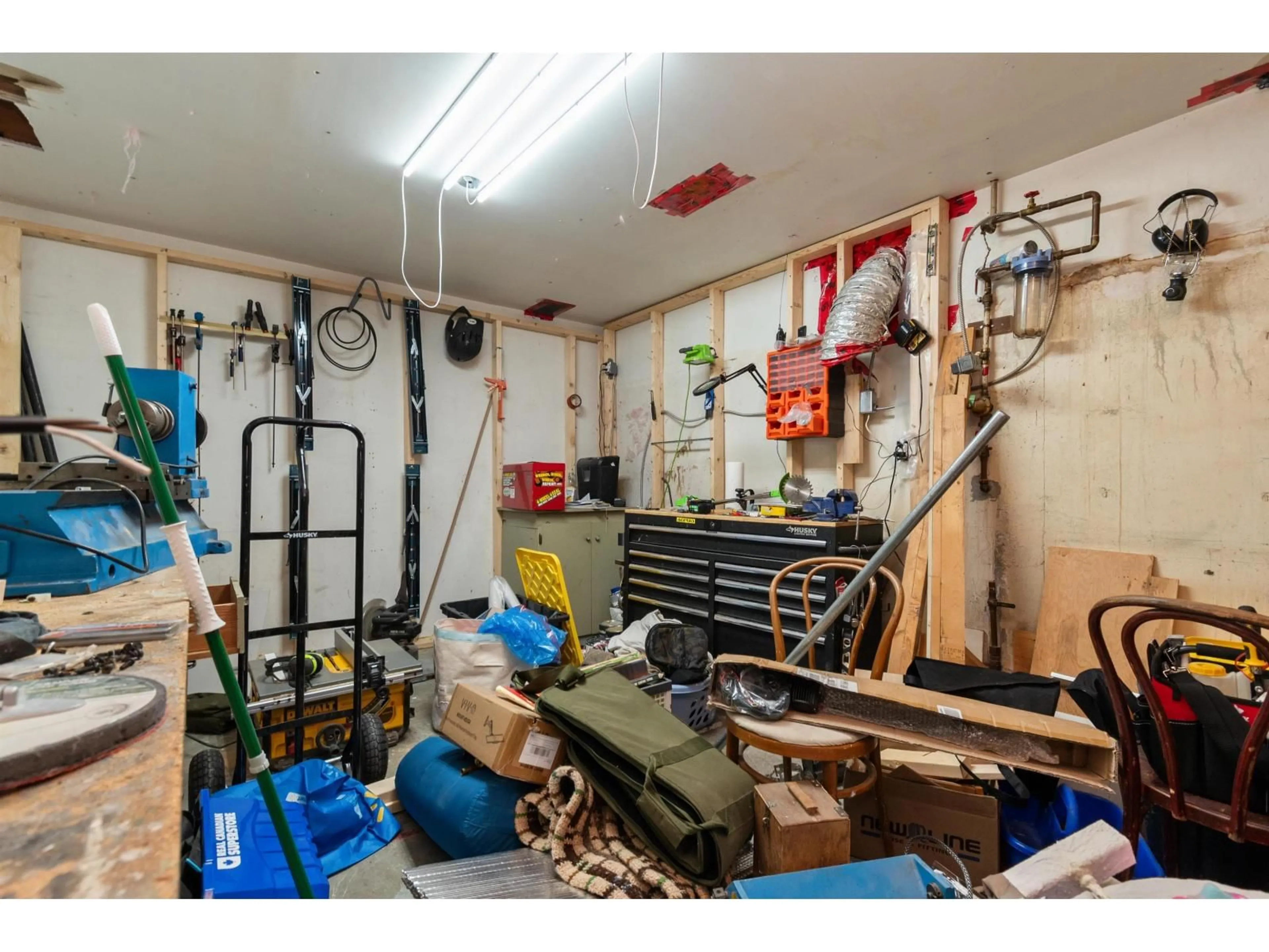 Indoor garage for 30 - 45215 WOLFE ROAD, Chilliwack British Columbia V2P1V5