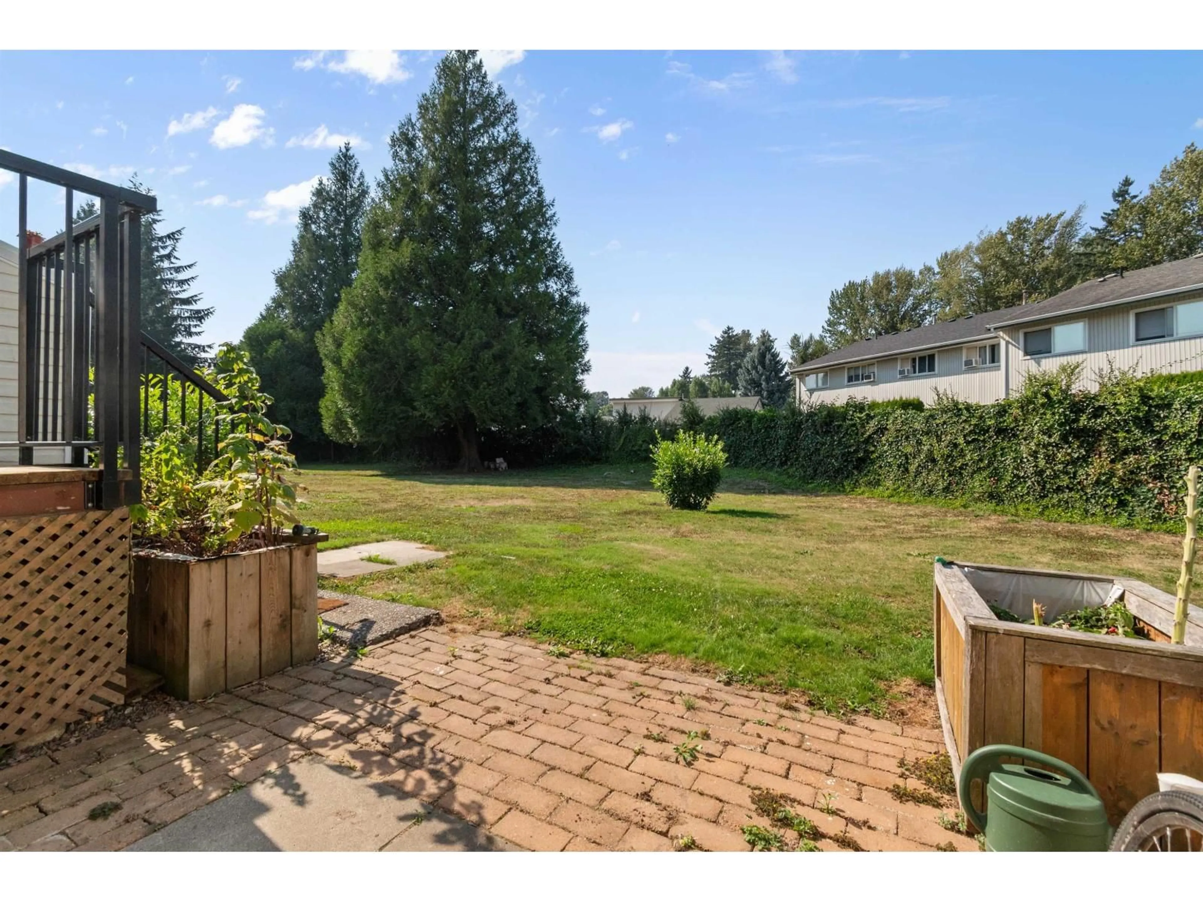 Patio, water/lake/river/ocean view for 30 - 45215 WOLFE ROAD, Chilliwack British Columbia V2P1V5