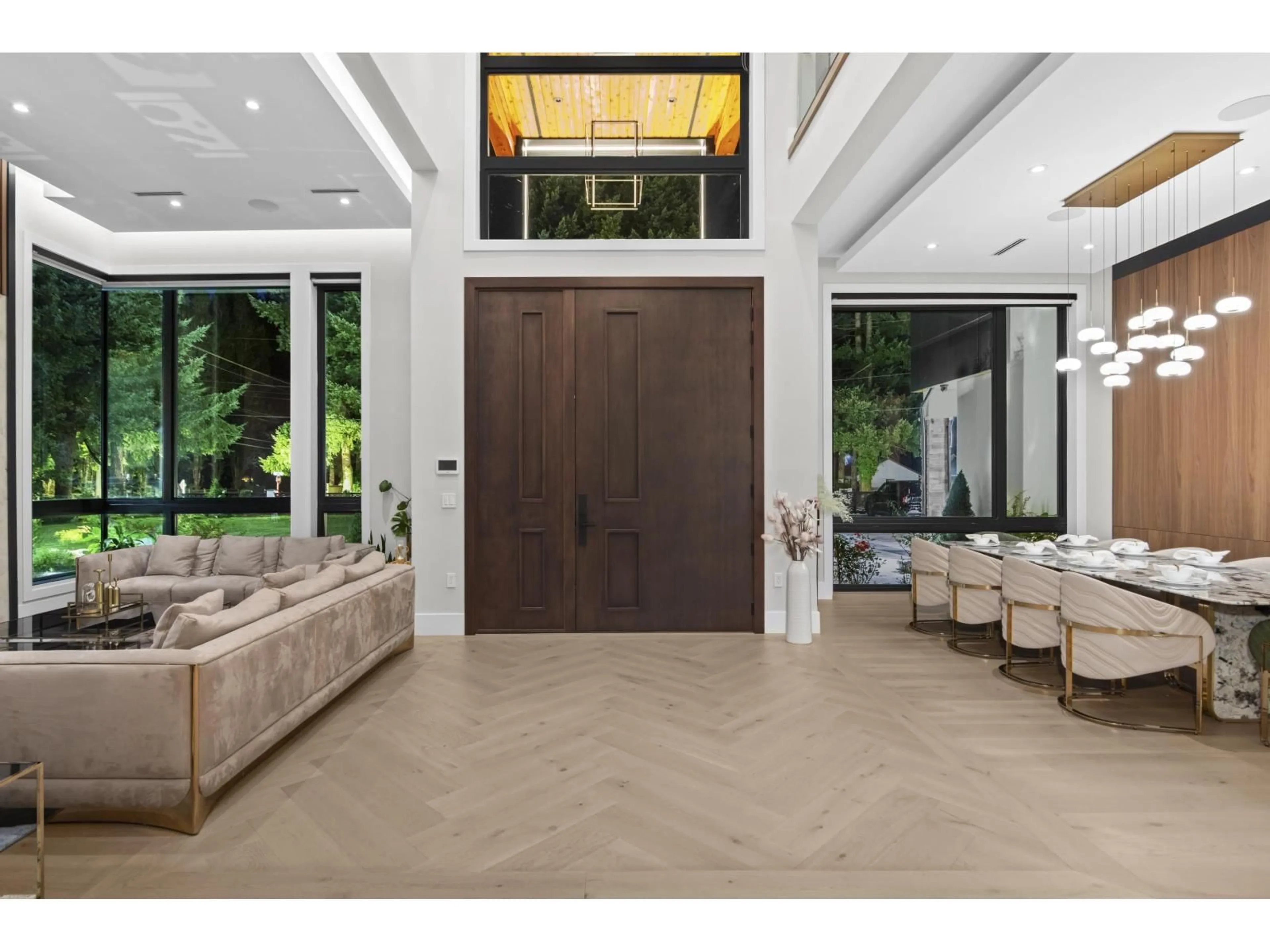Indoor entryway for 5470 240, Langley British Columbia V2Z2N6