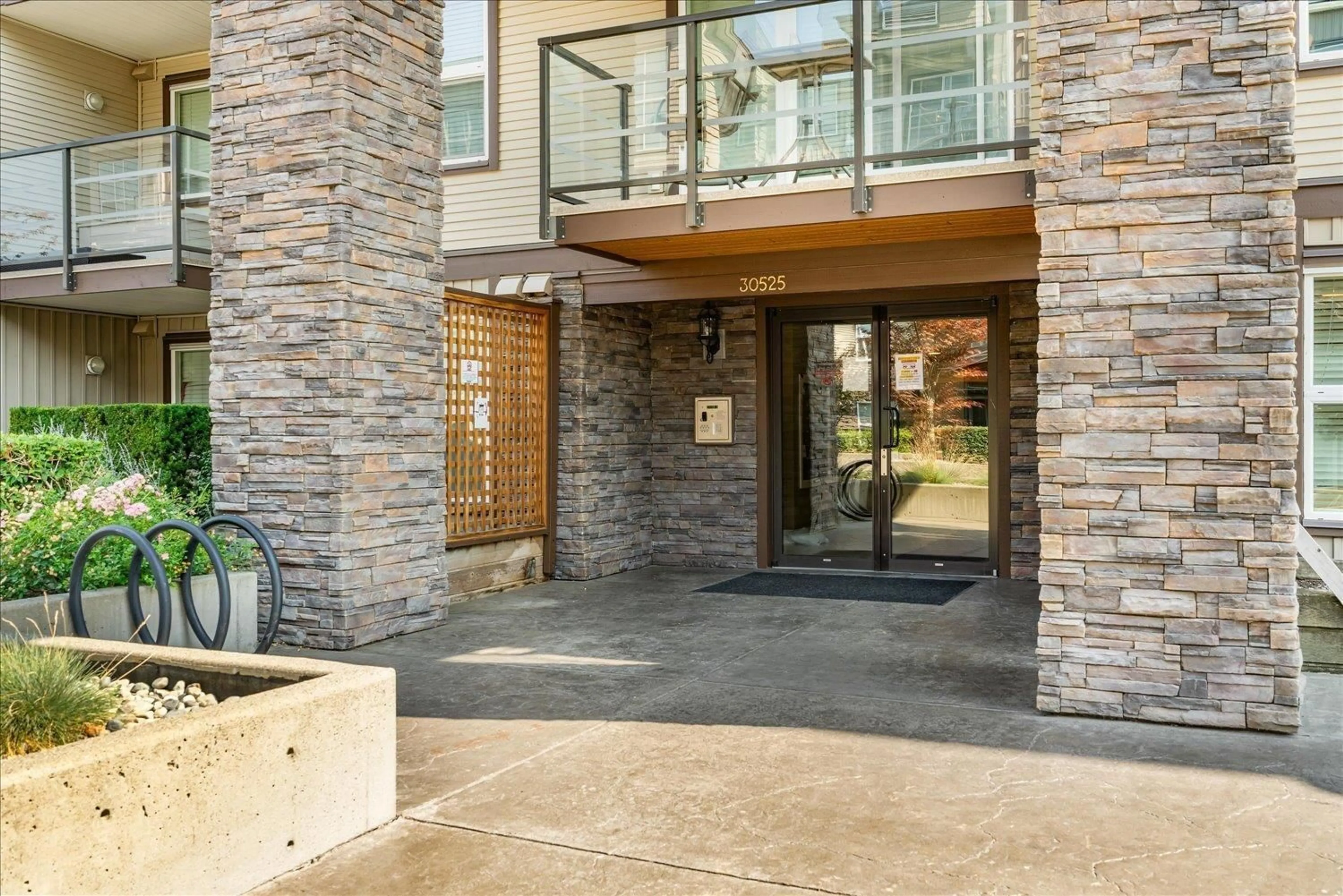 Unknown for 311 - 30525 CARDINAL, Abbotsford British Columbia V2T0A8