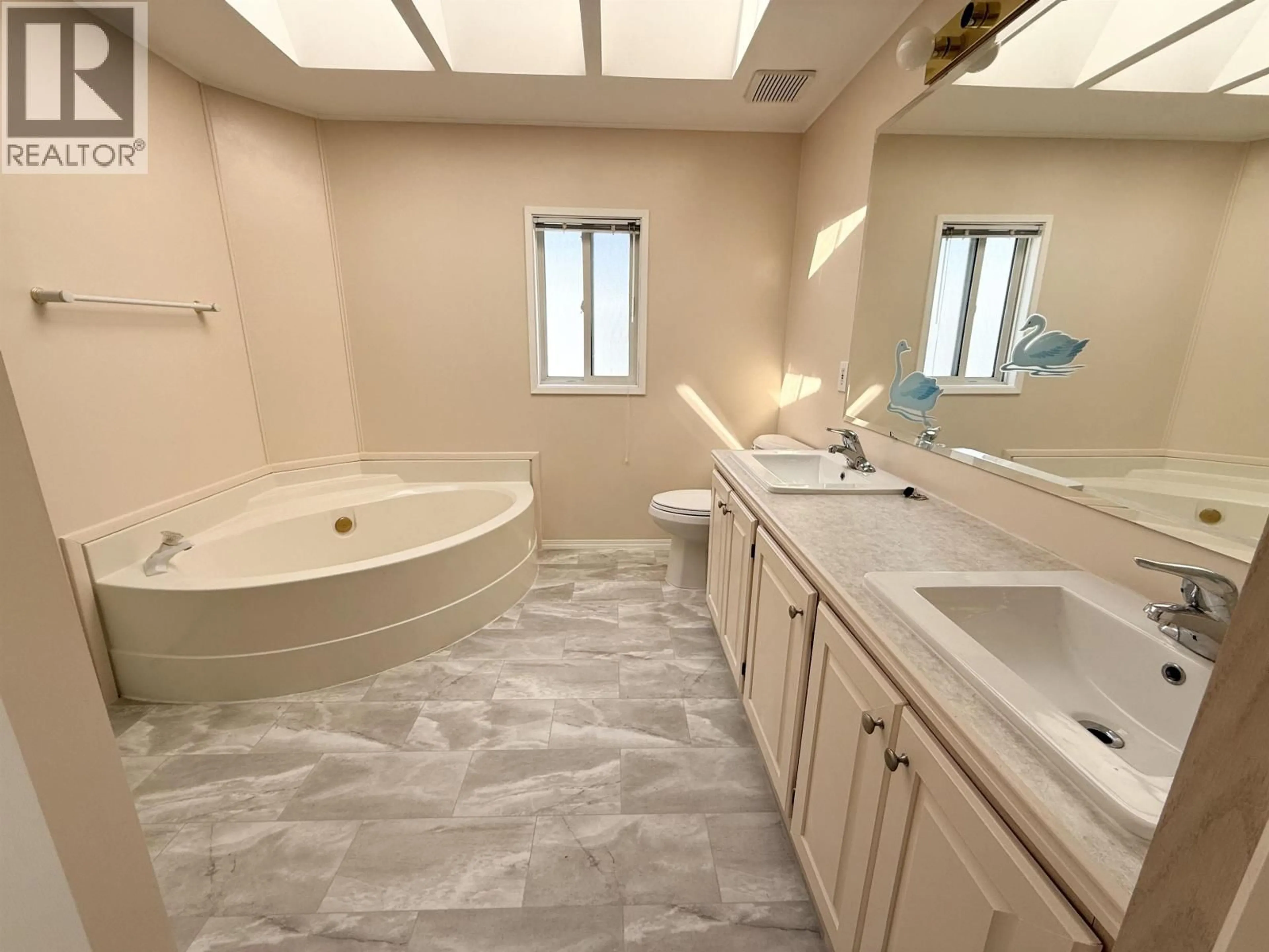 Contemporary bathroom, ceramic/tile floor for 19 - 7817 97 HIGHWAY, Prince George British Columbia V2N6P6