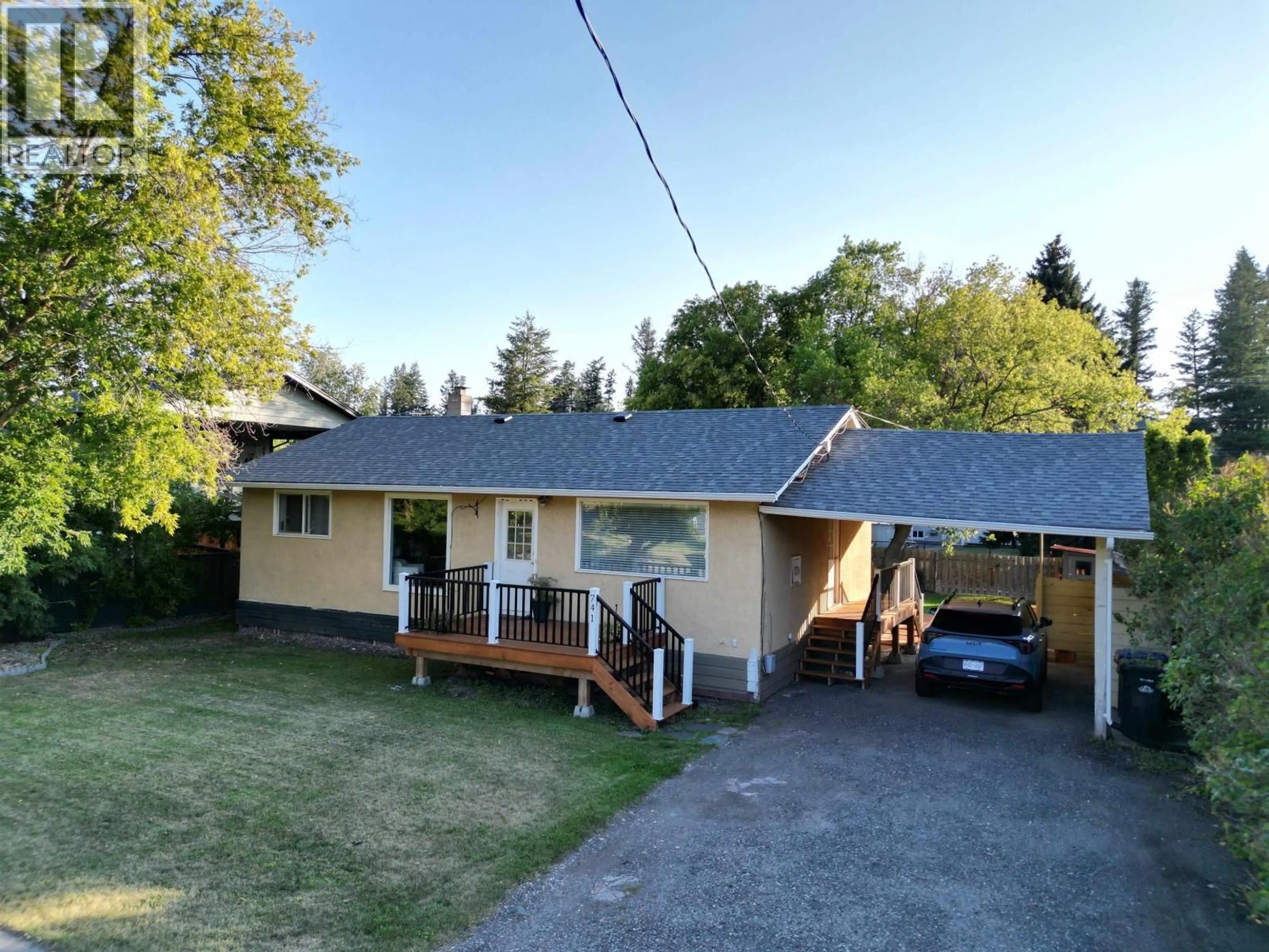 A pic from outside/outdoor area/front of a property/back of a property/a pic from drone, street for 741 NINTH AVENUE, Williams Lake British Columbia V2G2K7