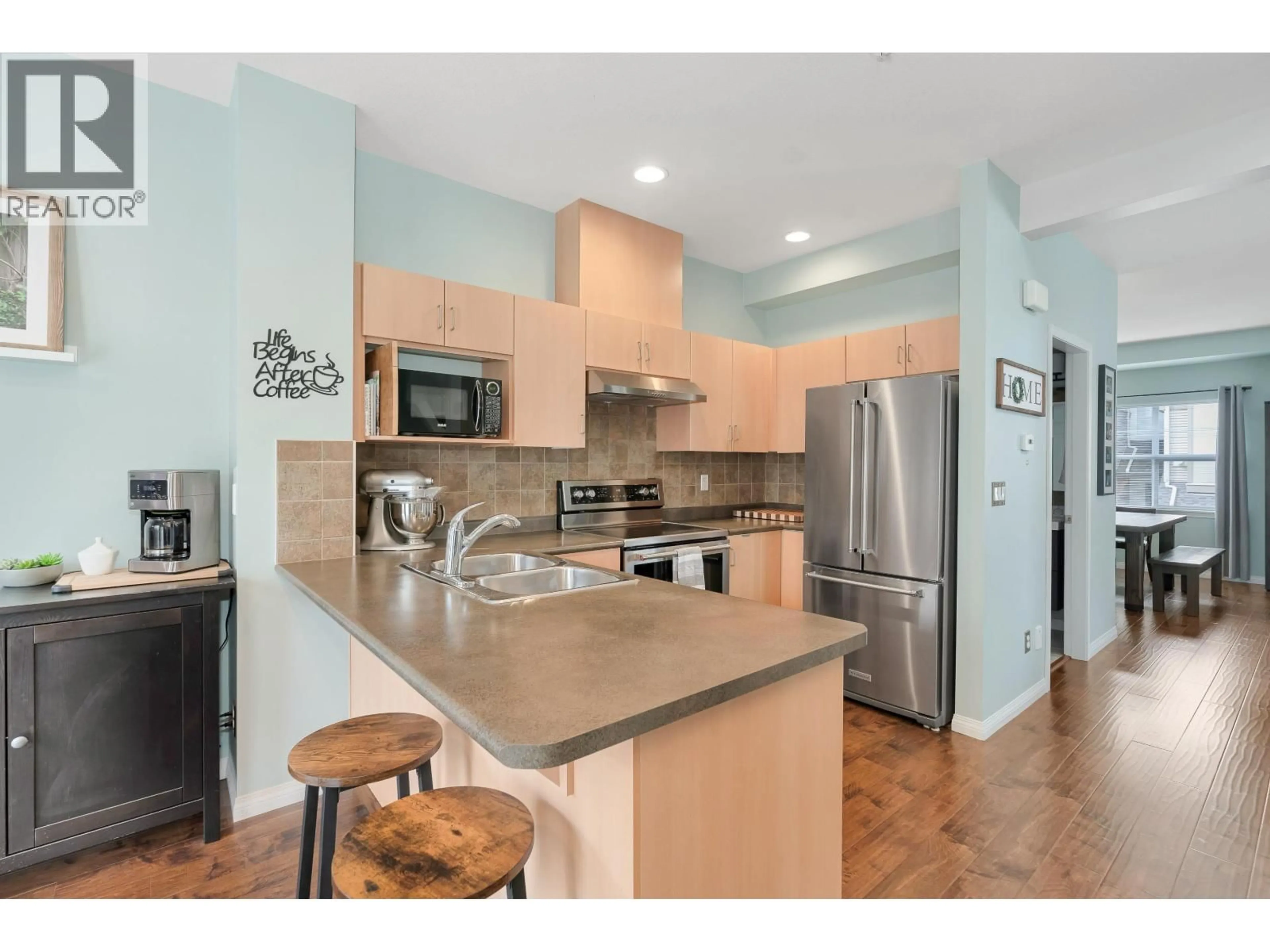 Open concept kitchen, unknown for 12 - 1055 RIVERWOOD GATE, Port Coquitlam British Columbia V3B8C3