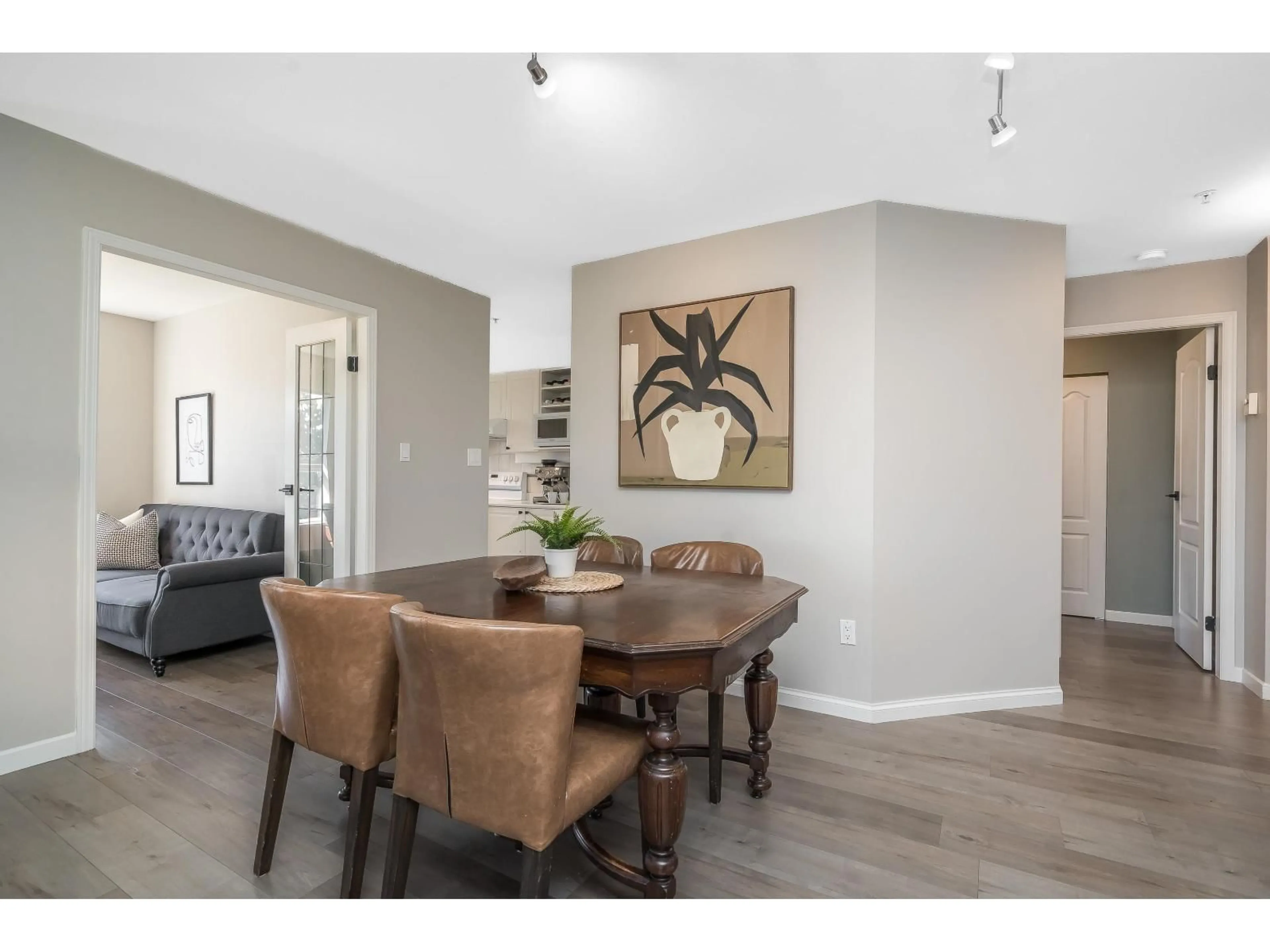 Unknown for PH23 - 1588 BEST, White Rock British Columbia V4B4G1
