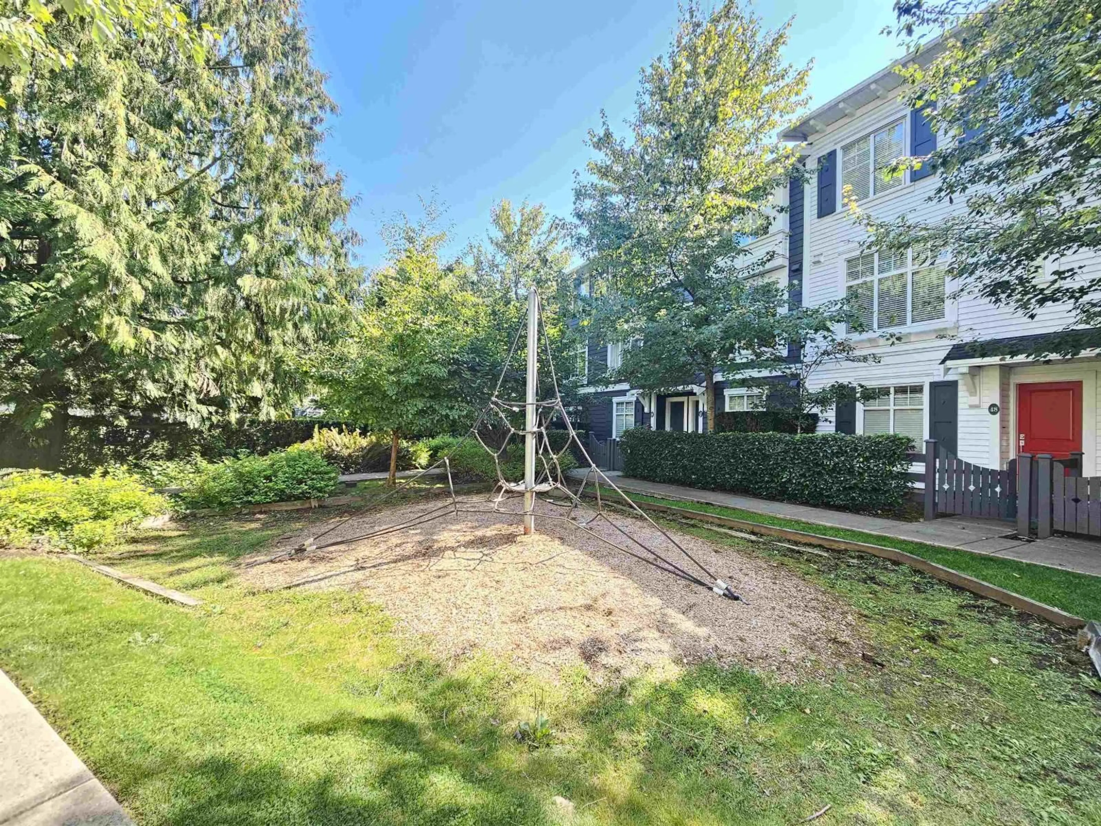 Patio, unknown for 19 - 15152 91, Surrey British Columbia V3R0C7