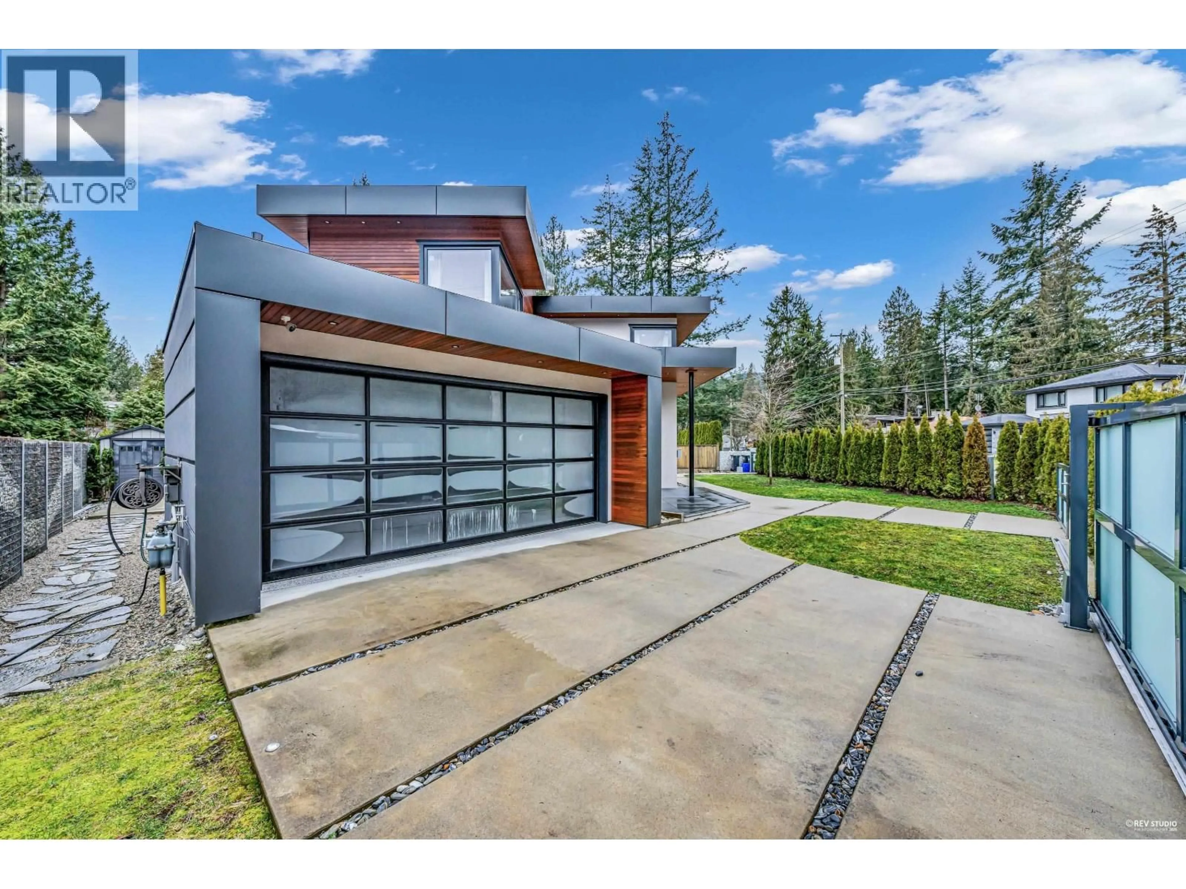 Unknown for 1075 BELVEDERE DRIVE, North Vancouver British Columbia V7R2C6