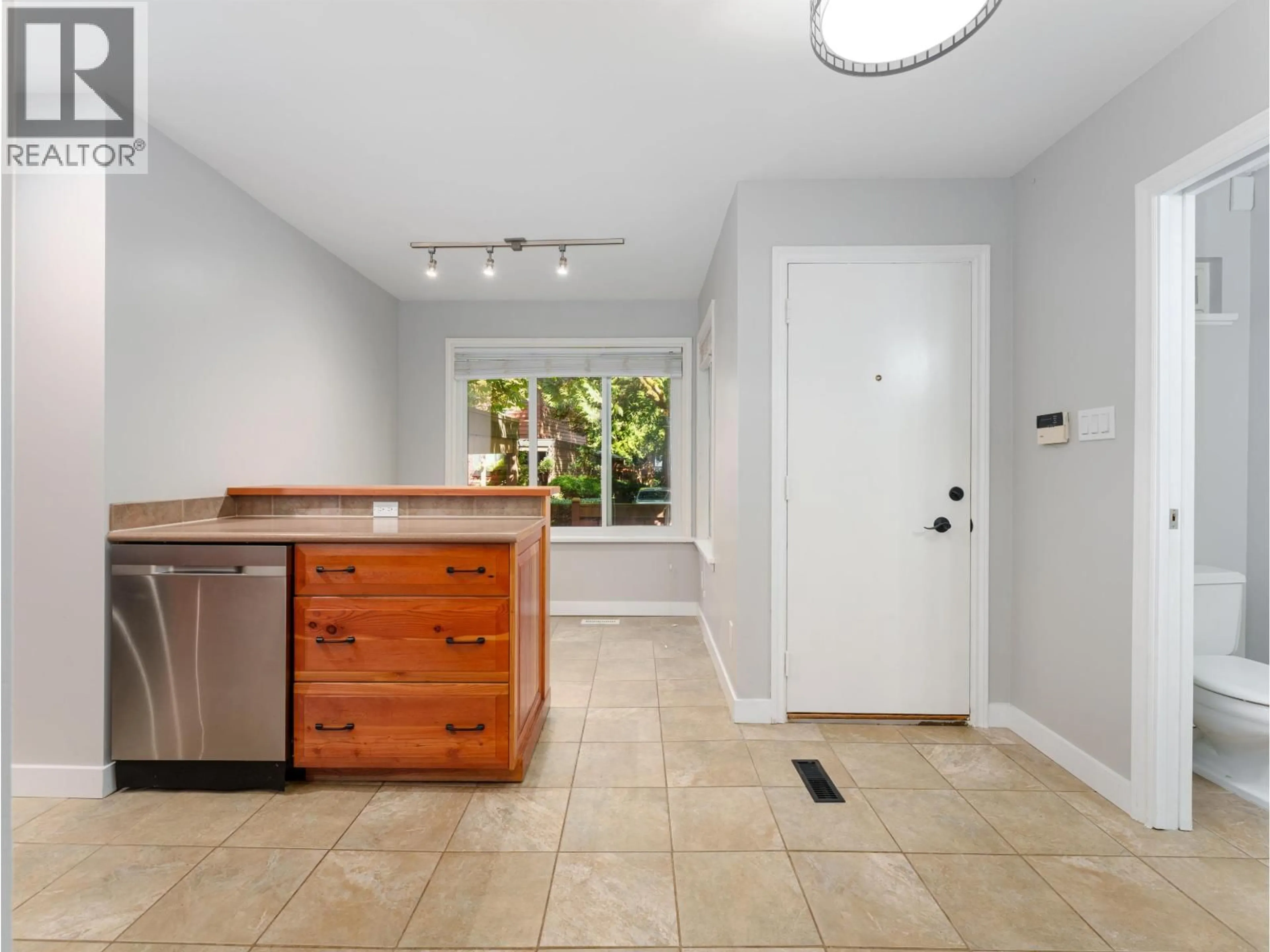 Unknown for 4770 FERNGLEN DRIVE, Burnaby British Columbia V5G3V7