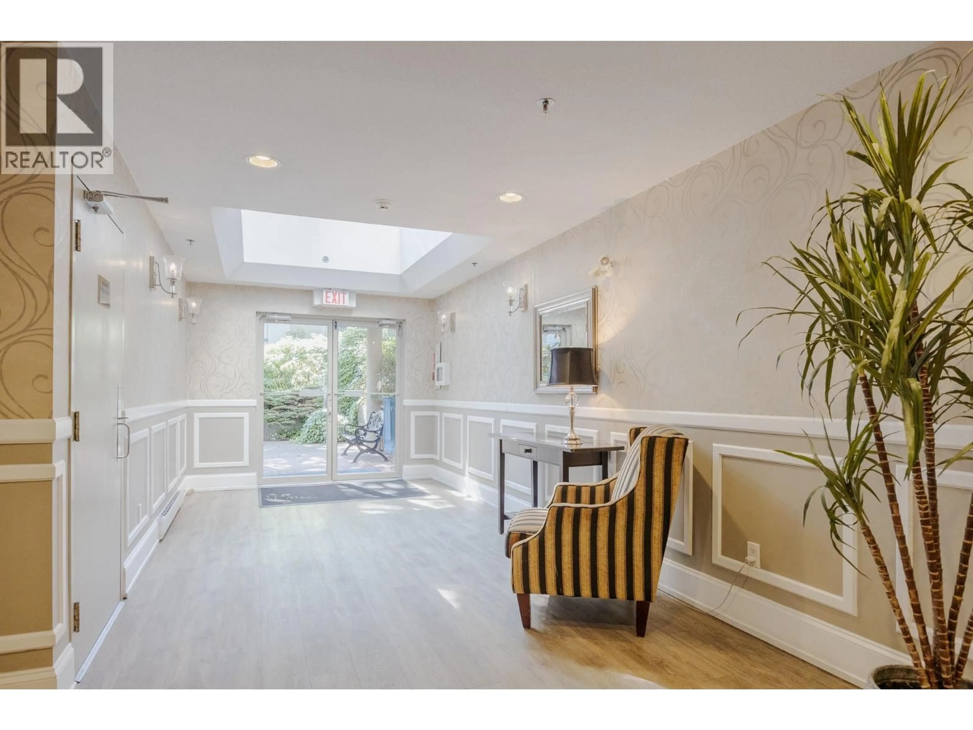 Indoor foyer for 112 - 4743 W RIVER ROAD, Ladner British Columbia V4K1R9