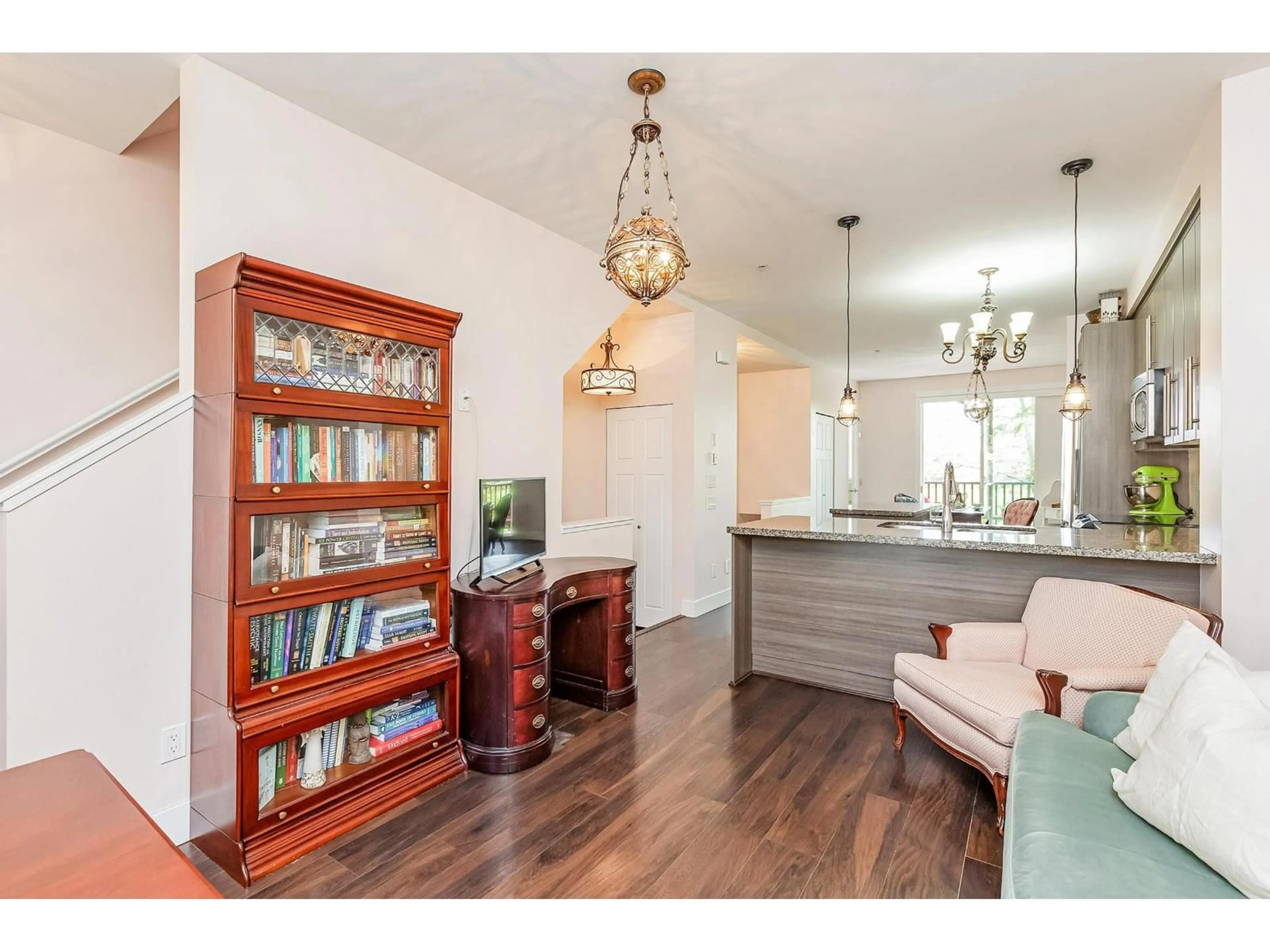 Open concept kitchen, wood/laminate floor for 69 - 8250 209B, Langley British Columbia V2Y0J7