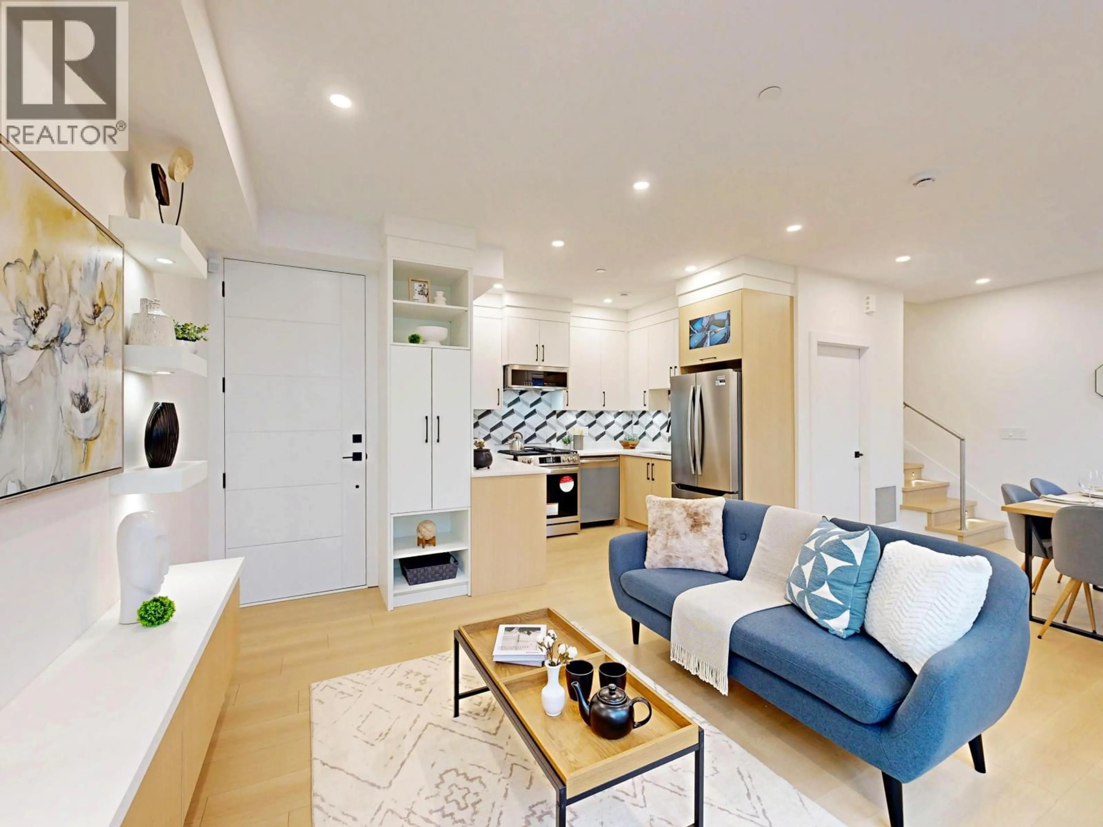 Living room with furniture, unknown for 2 - 3425 ARCHIMEDES STREET, Vancouver British Columbia V5R4W4