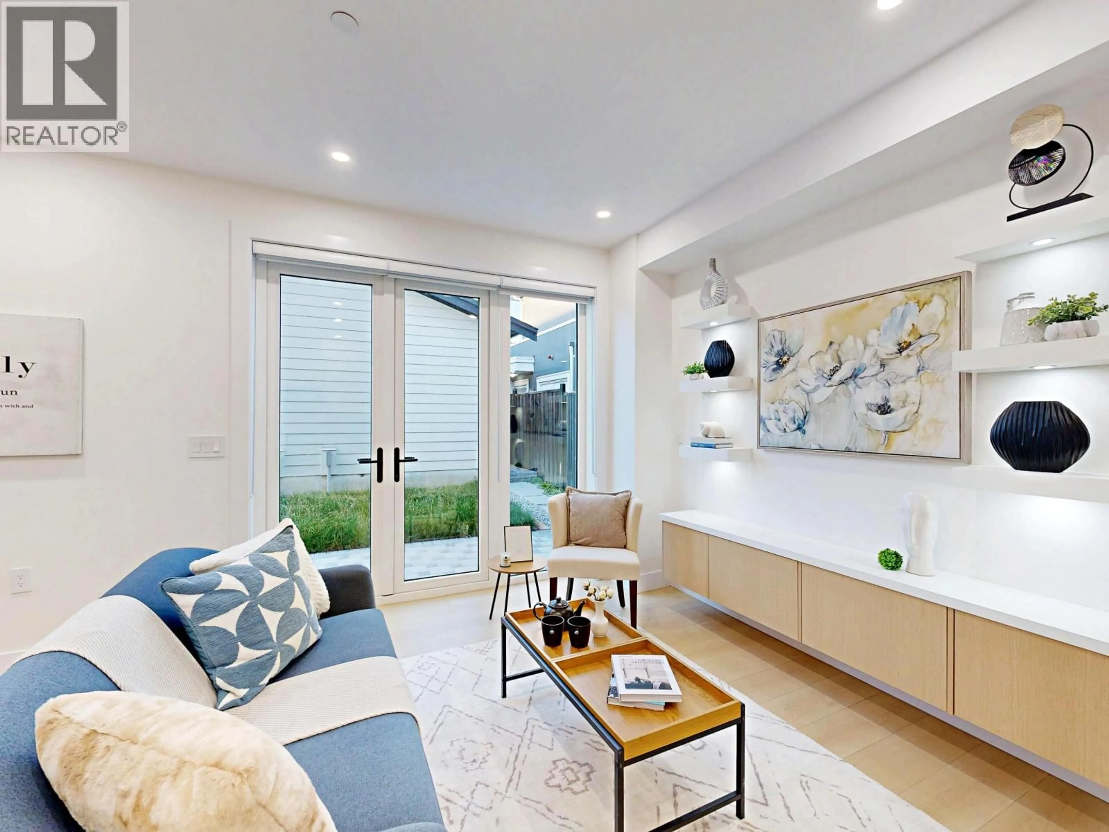 Living room with furniture, unknown for 2 - 3425 ARCHIMEDES STREET, Vancouver British Columbia V5R4W4
