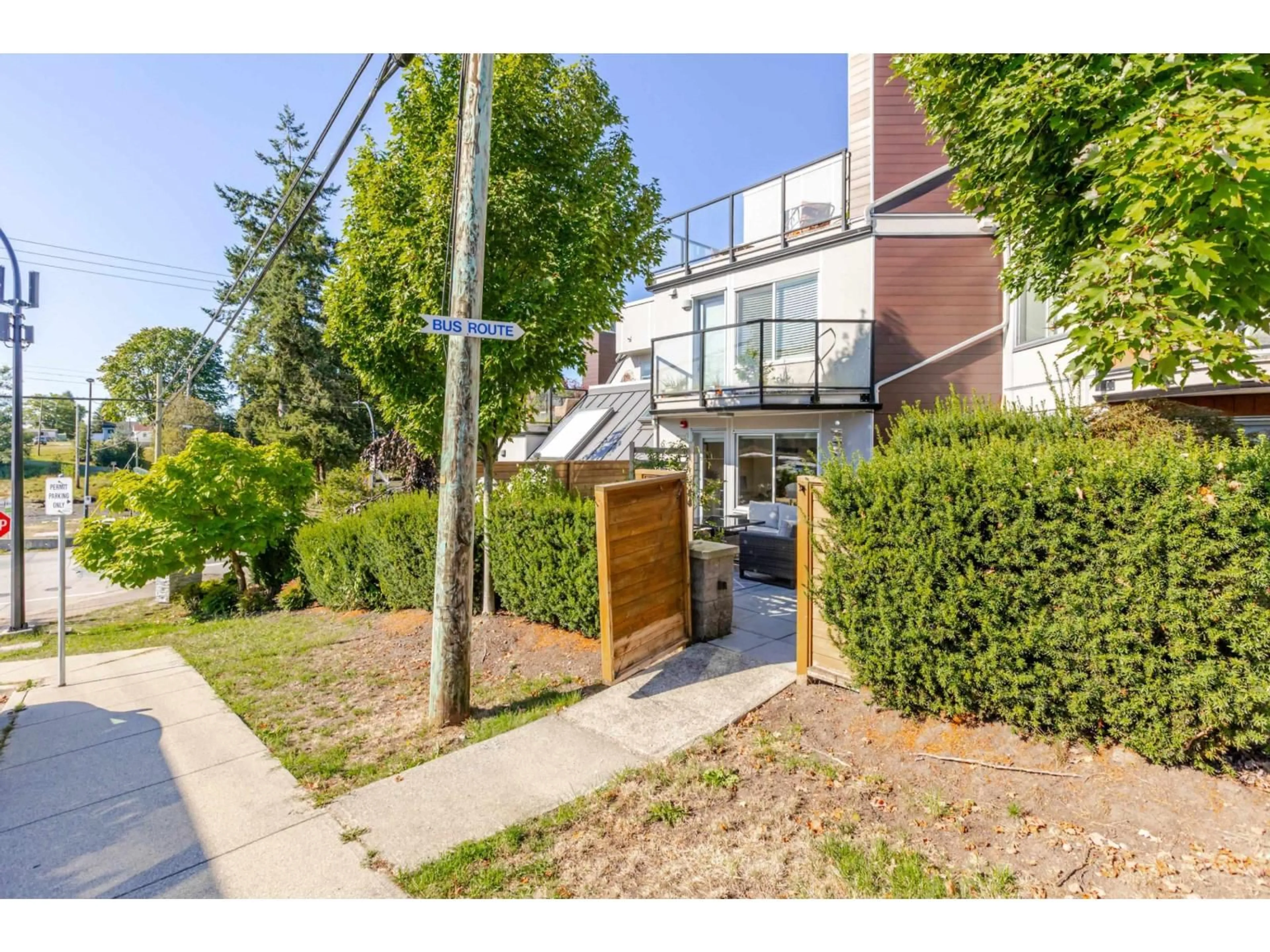 Unknown for 3 - 15989 MARINE, White Rock British Columbia V4B1G1