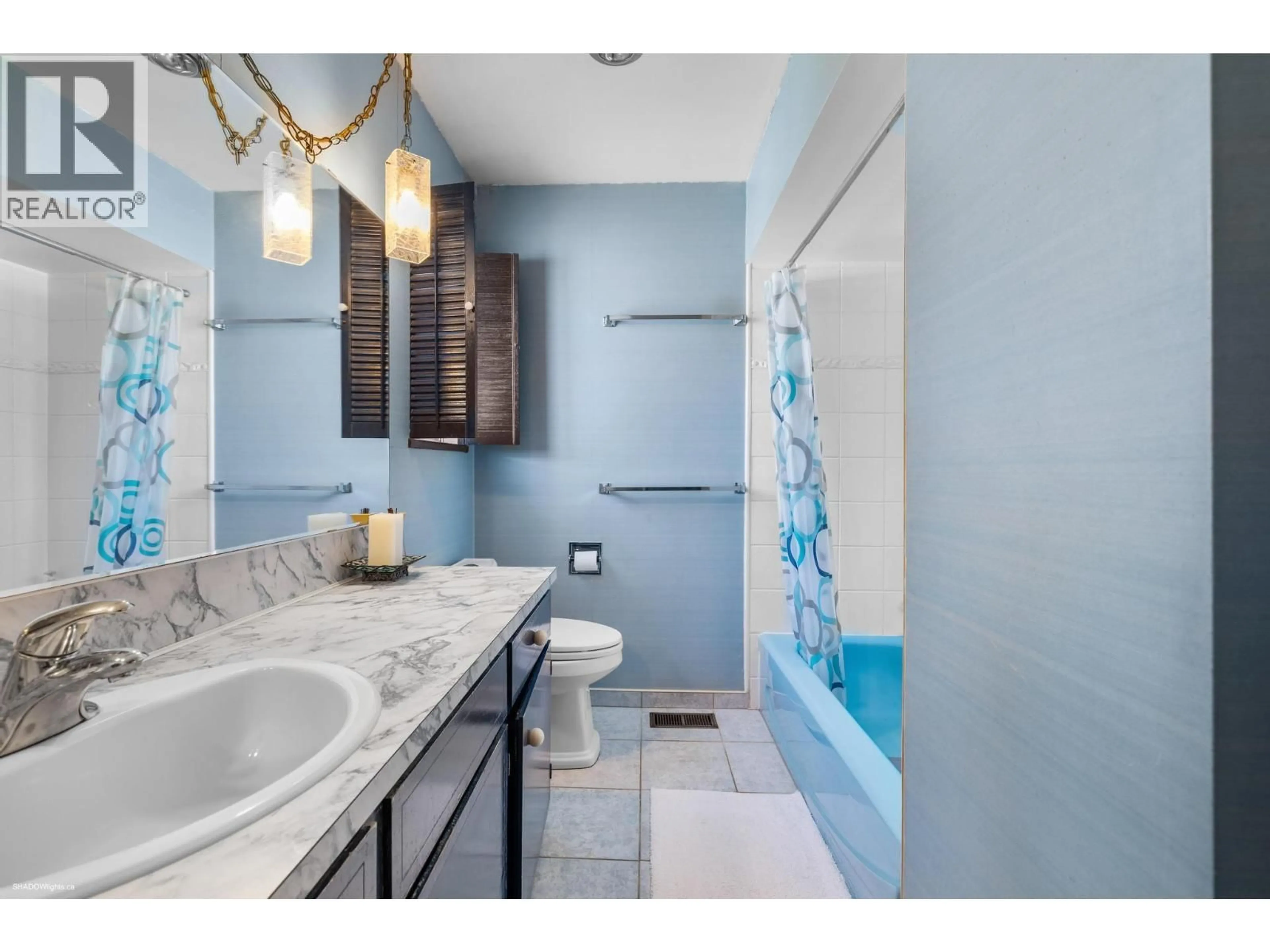 Contemporary bathroom, ceramic/tile floor for 10520 MILFORD DRIVE, Richmond British Columbia V7A4J7