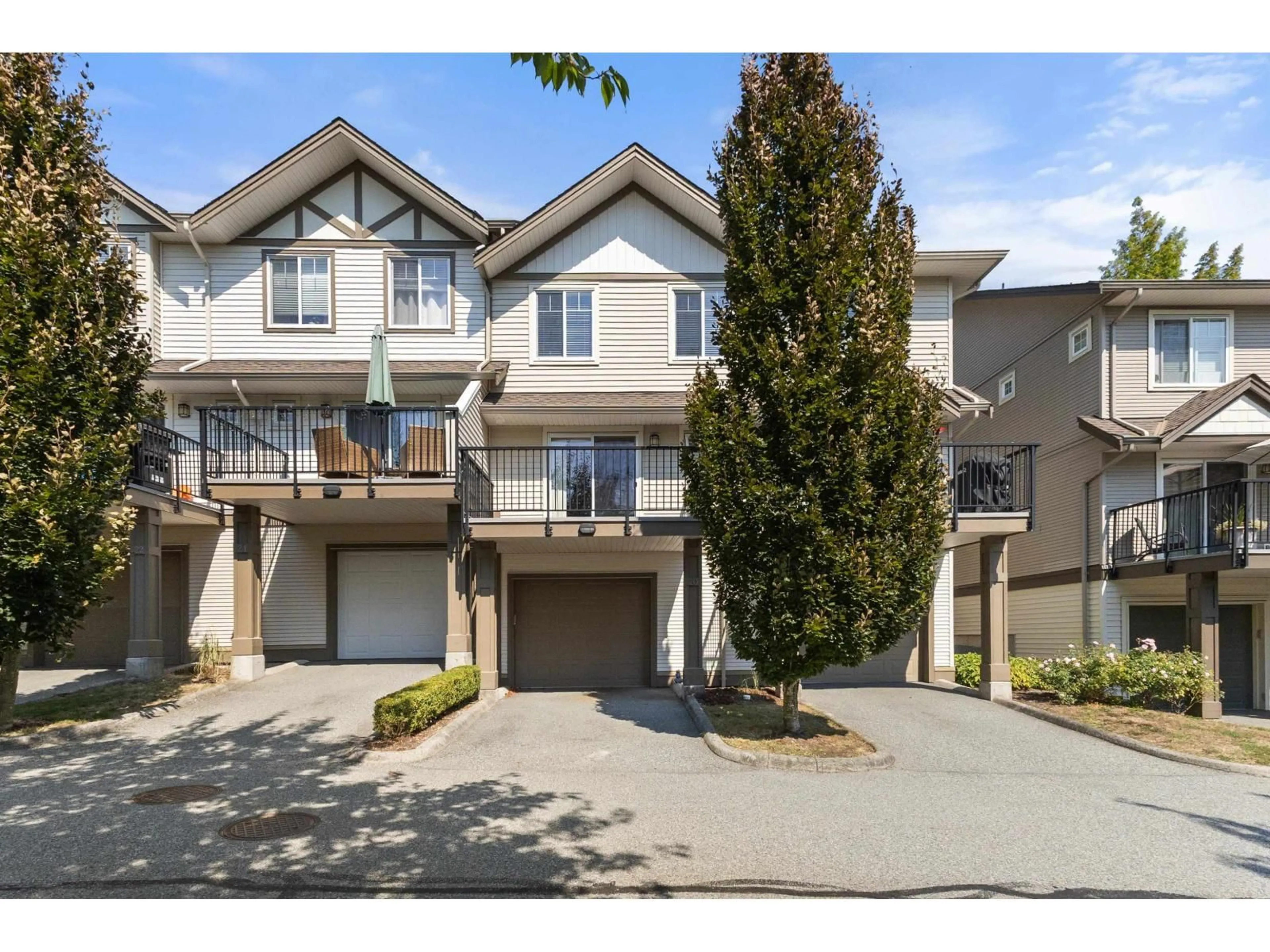 A pic from outside/outdoor area/front of a property/back of a property/a pic from drone, street for 20 - 4401 BLAUSON, Abbotsford British Columbia V3G0A4