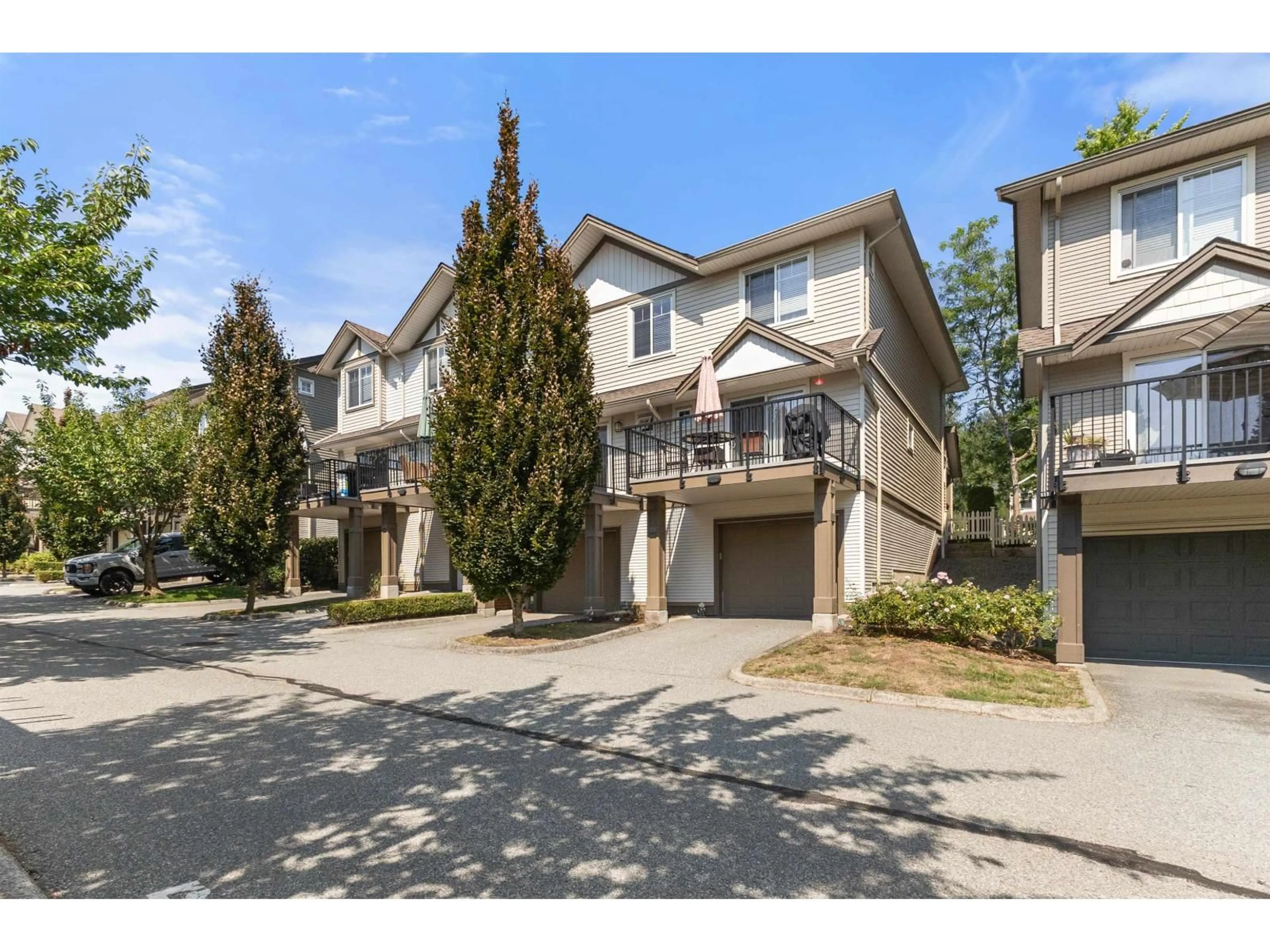 A pic from outside/outdoor area/front of a property/back of a property/a pic from drone, street for 20 - 4401 BLAUSON, Abbotsford British Columbia V3G0A4