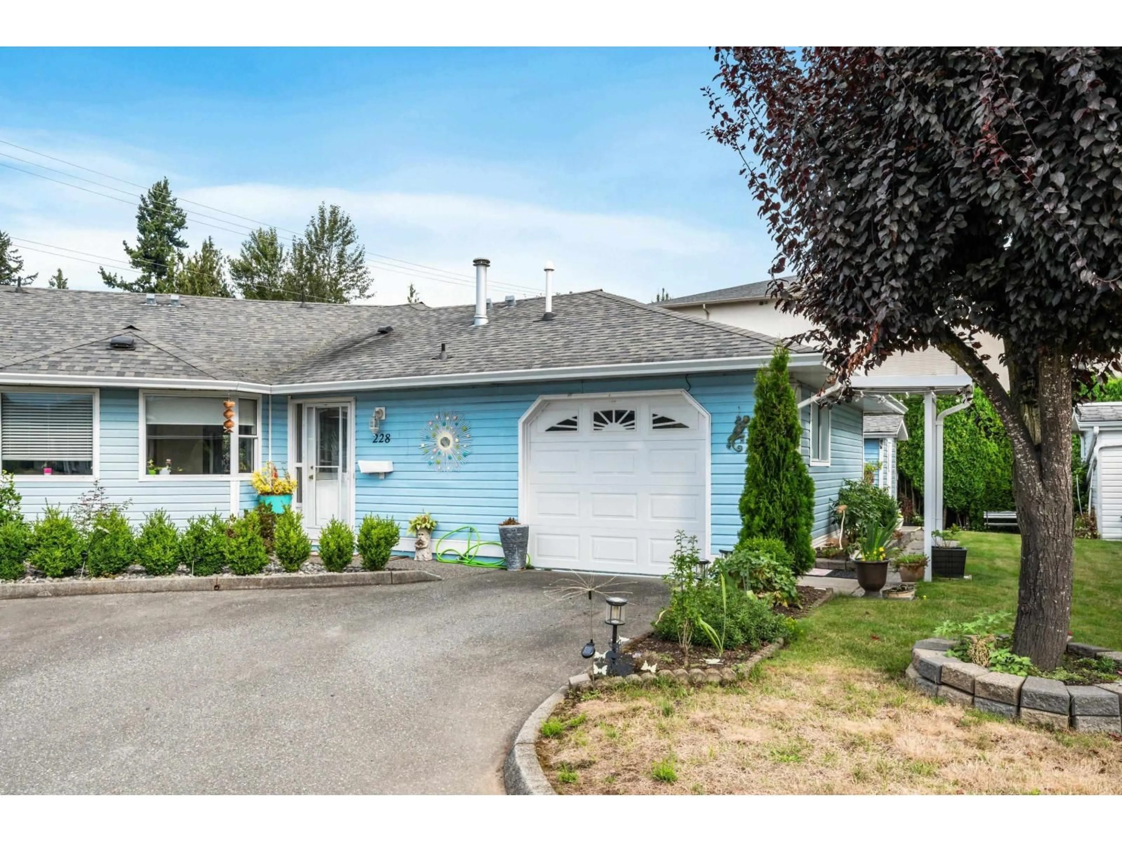 Home with vinyl exterior material, street for 228 - 7610 EVANS ROAD, Chilliwack British Columbia V2R2Z5