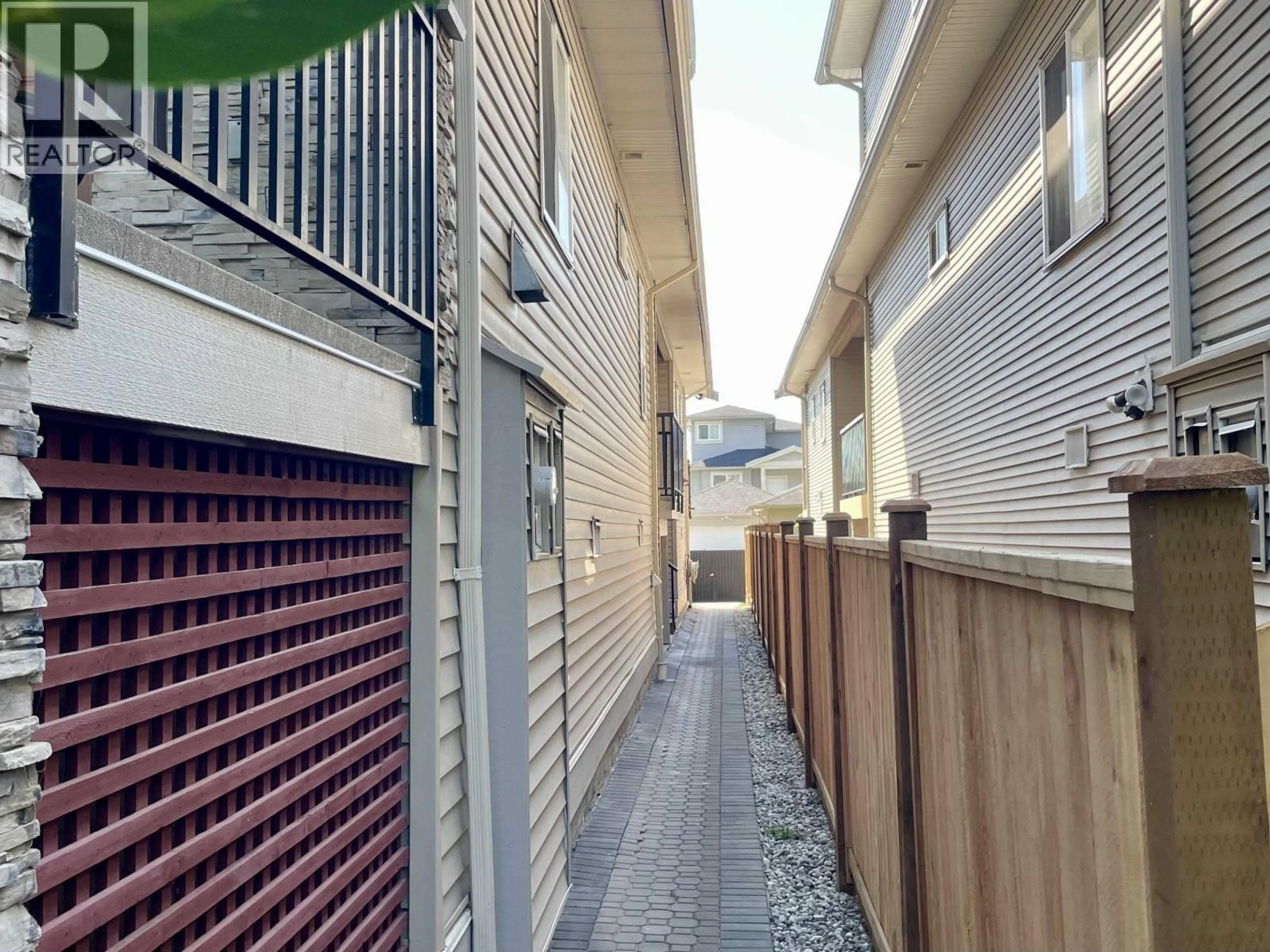 Balcony in the apartment, street for 208 HUME STREET, New Westminster British Columbia V3M5N5