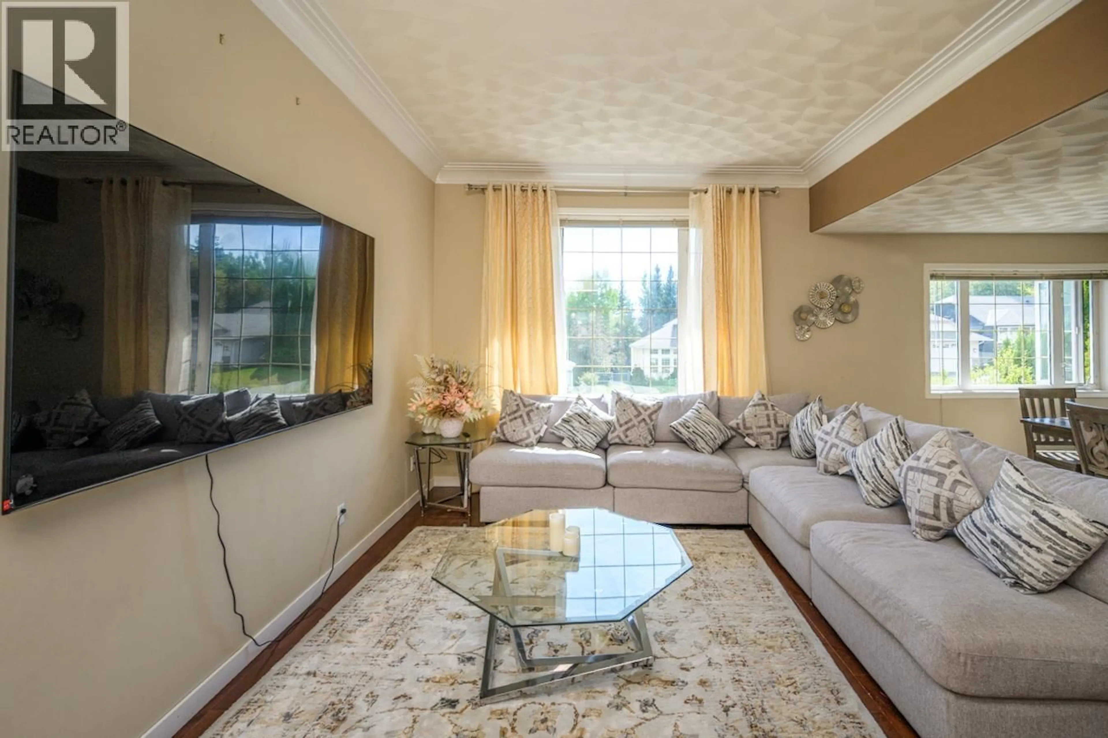 Living room with furniture, carpet floor for 2966 SULLIVAN CRESCENT, Prince George British Columbia V2N5H6