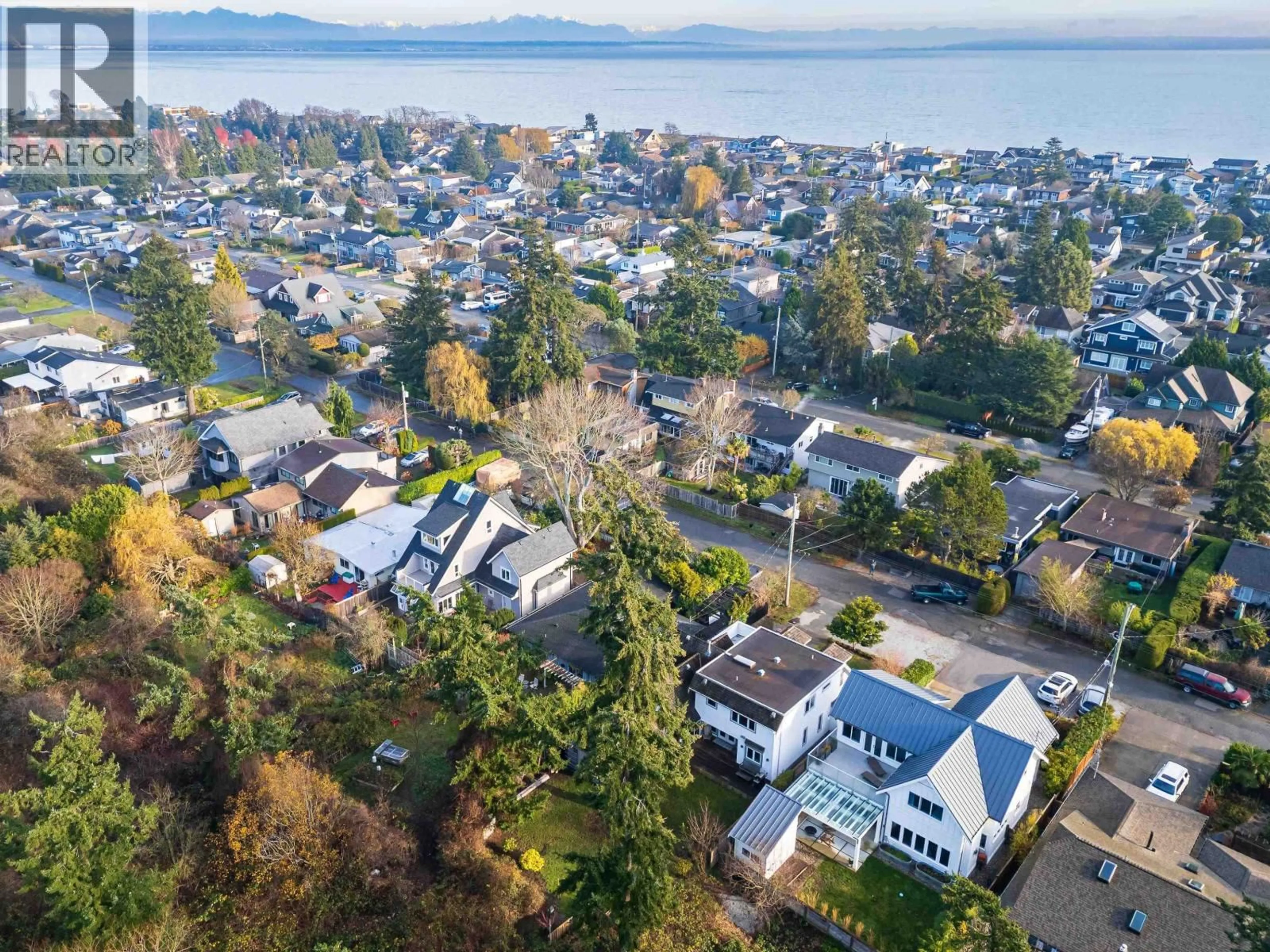 A pic from outside/outdoor area/front of a property/back of a property/a pic from drone, unknown for 189 65B STREET, Delta British Columbia V4L1M9