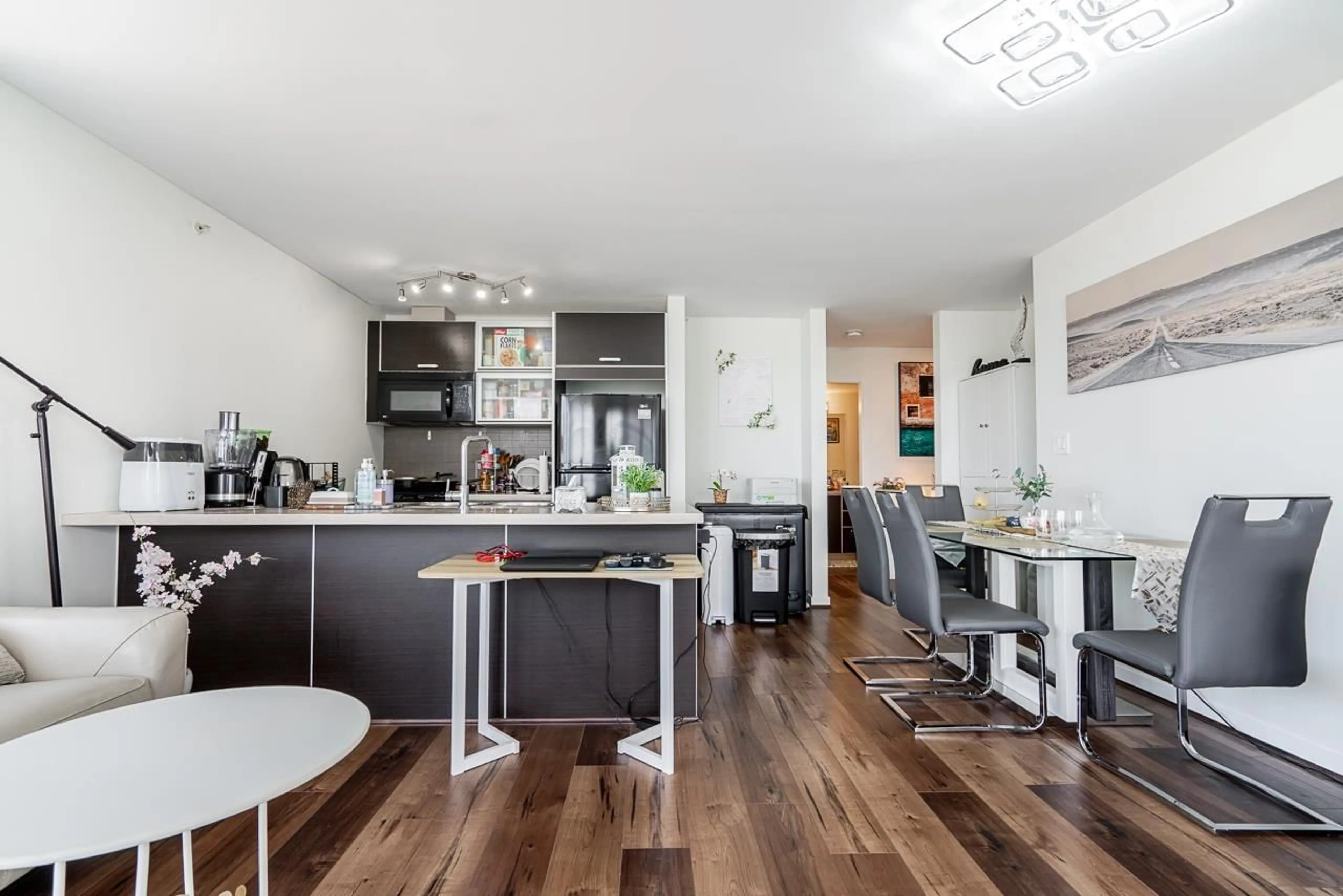 Open concept kitchen, wood/laminate floor for 3504 - 13688 100, Surrey British Columbia V3T0G5