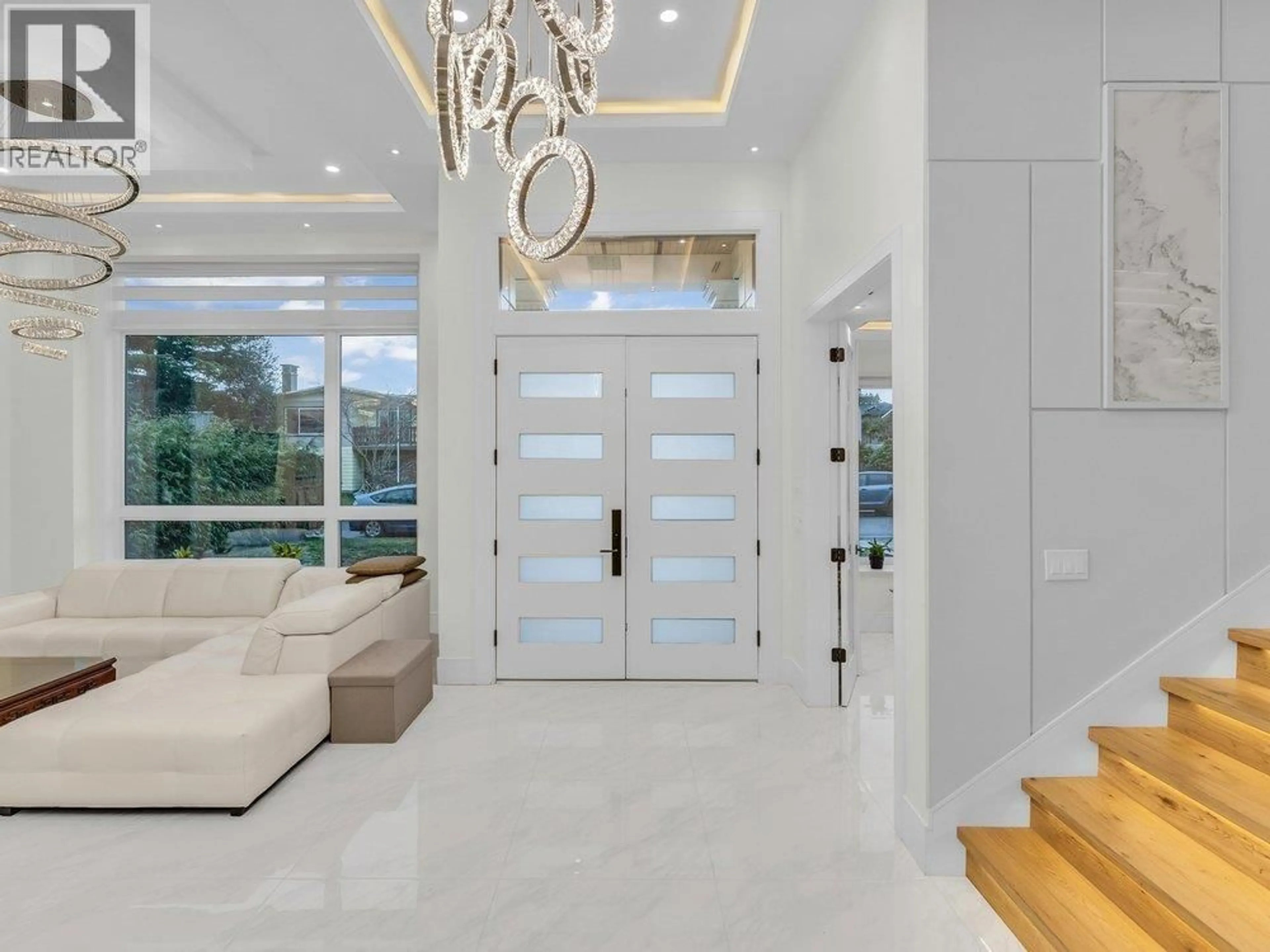 Indoor entryway for 3771 BOWEN DRIVE, Richmond British Columbia V7C4C9