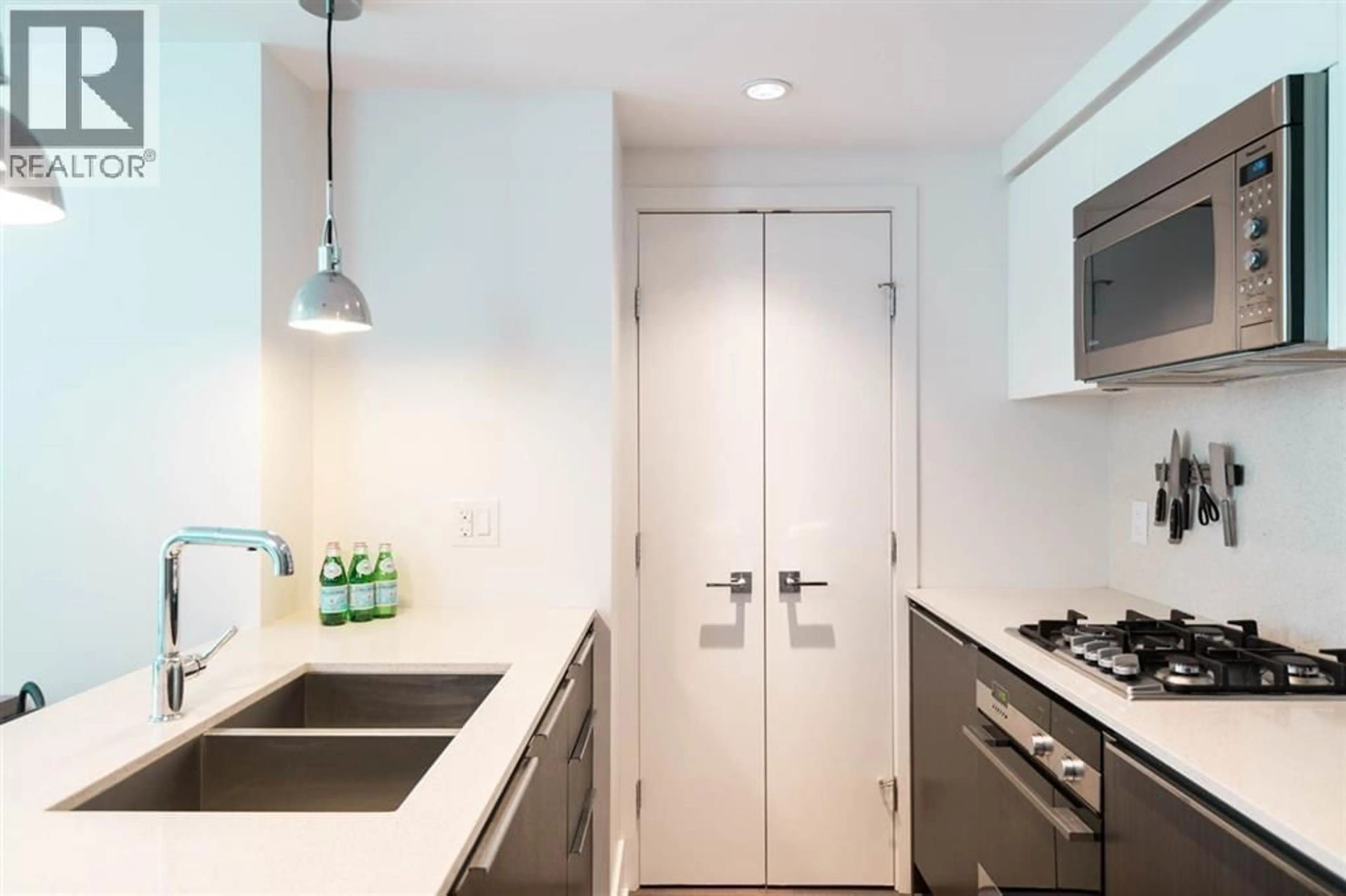 Unknown for 542 7TH AVENUE, Vancouver British Columbia V5Z1B3