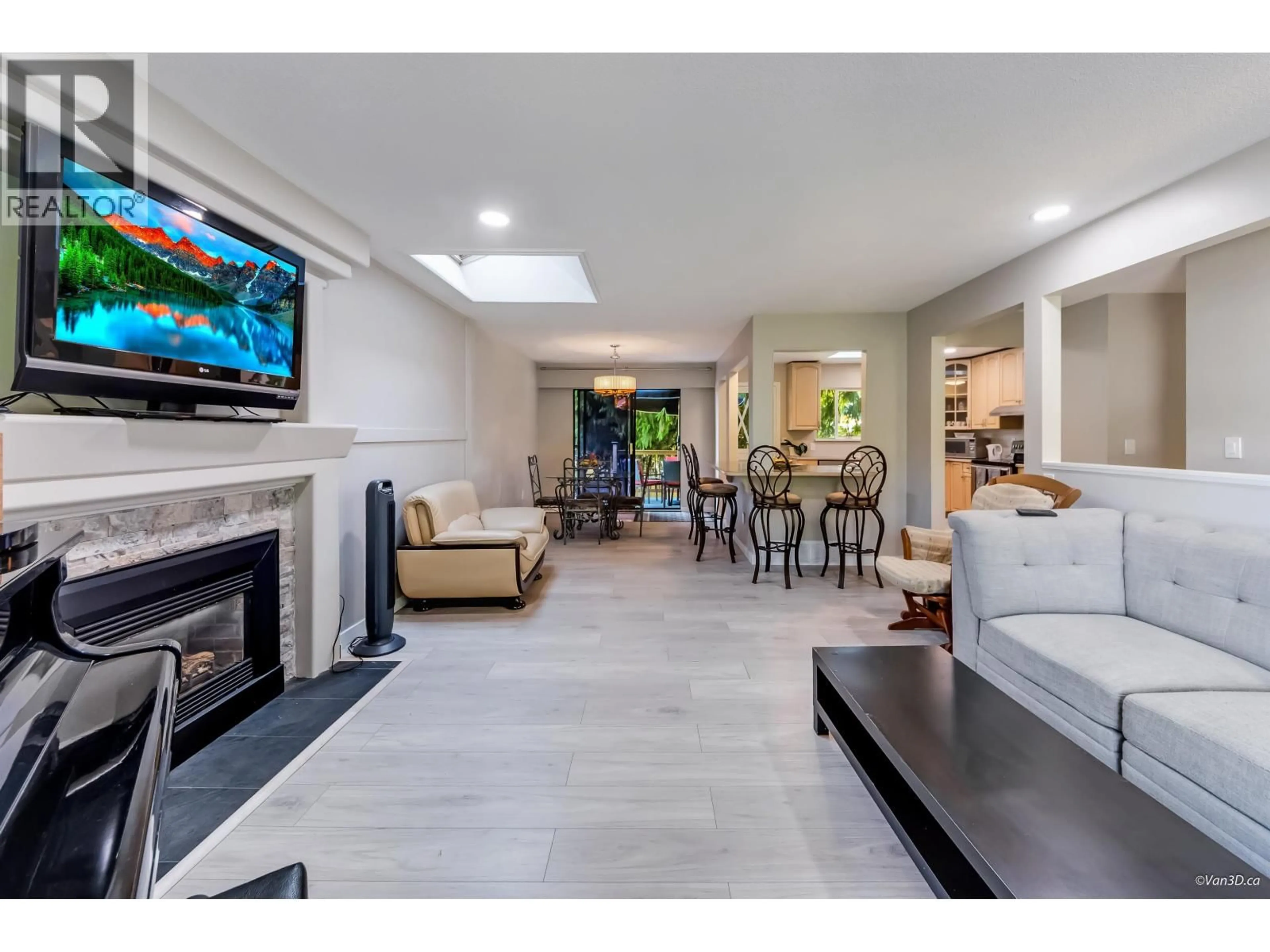 Living room with furniture, ceramic/tile floor for 1092 TERRA COURT, Port Coquitlam British Columbia V3B5A1