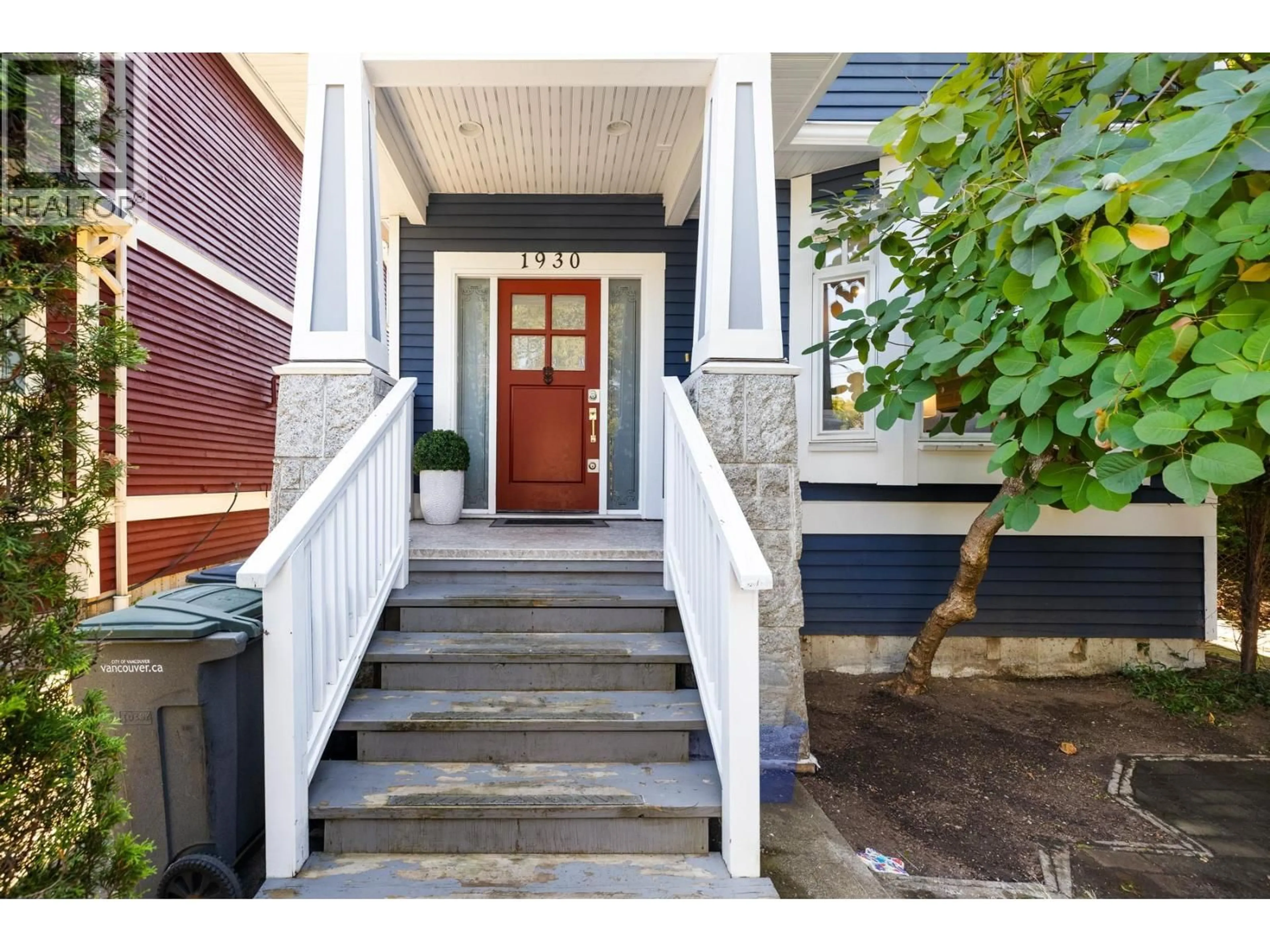 Indoor entryway for 1930 TURNER STREET, Vancouver British Columbia V5L2A1
