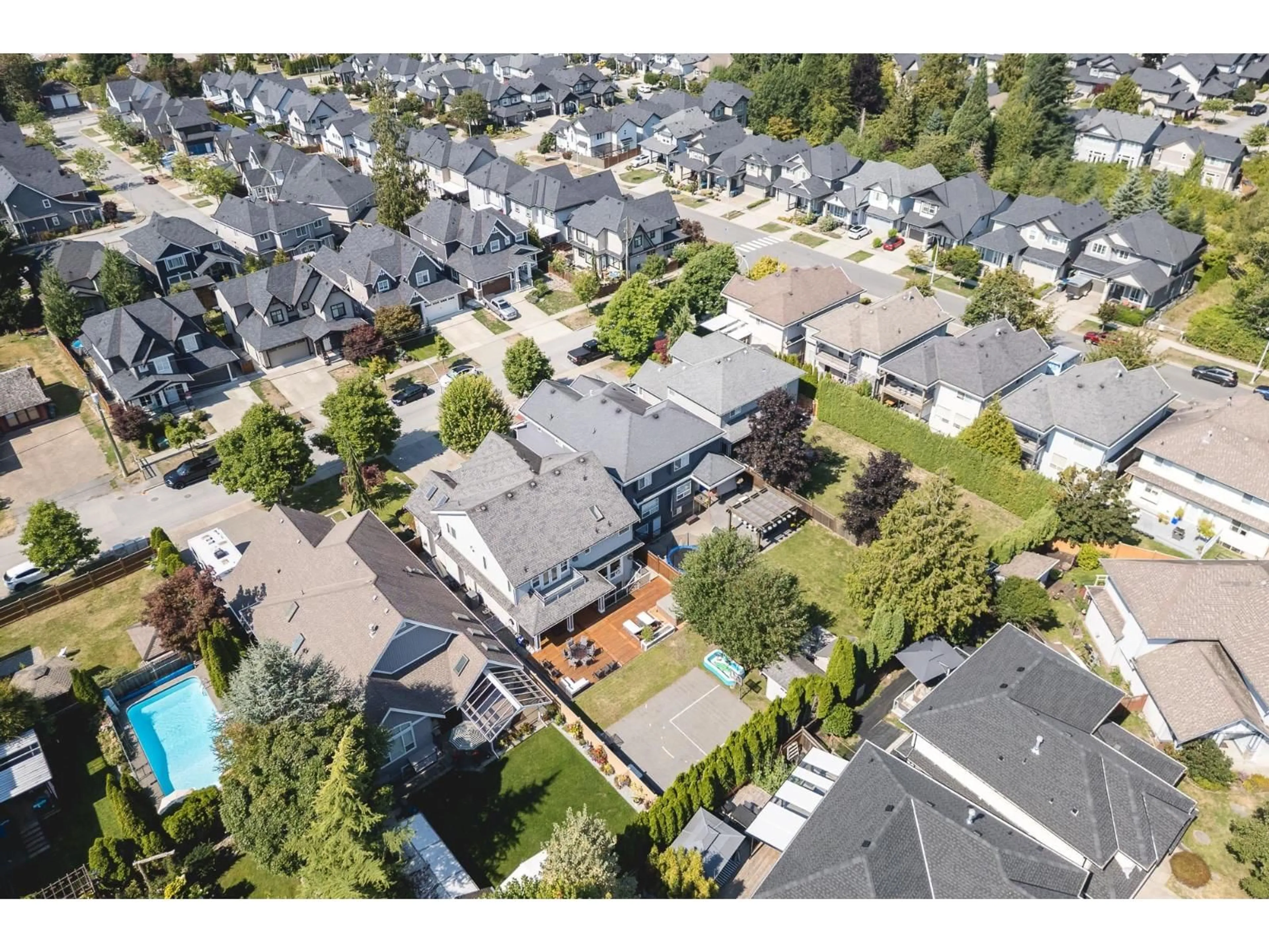 A pic from outside/outdoor area/front of a property/back of a property/a pic from drone, street for 6648 181, Surrey British Columbia V3S9A2