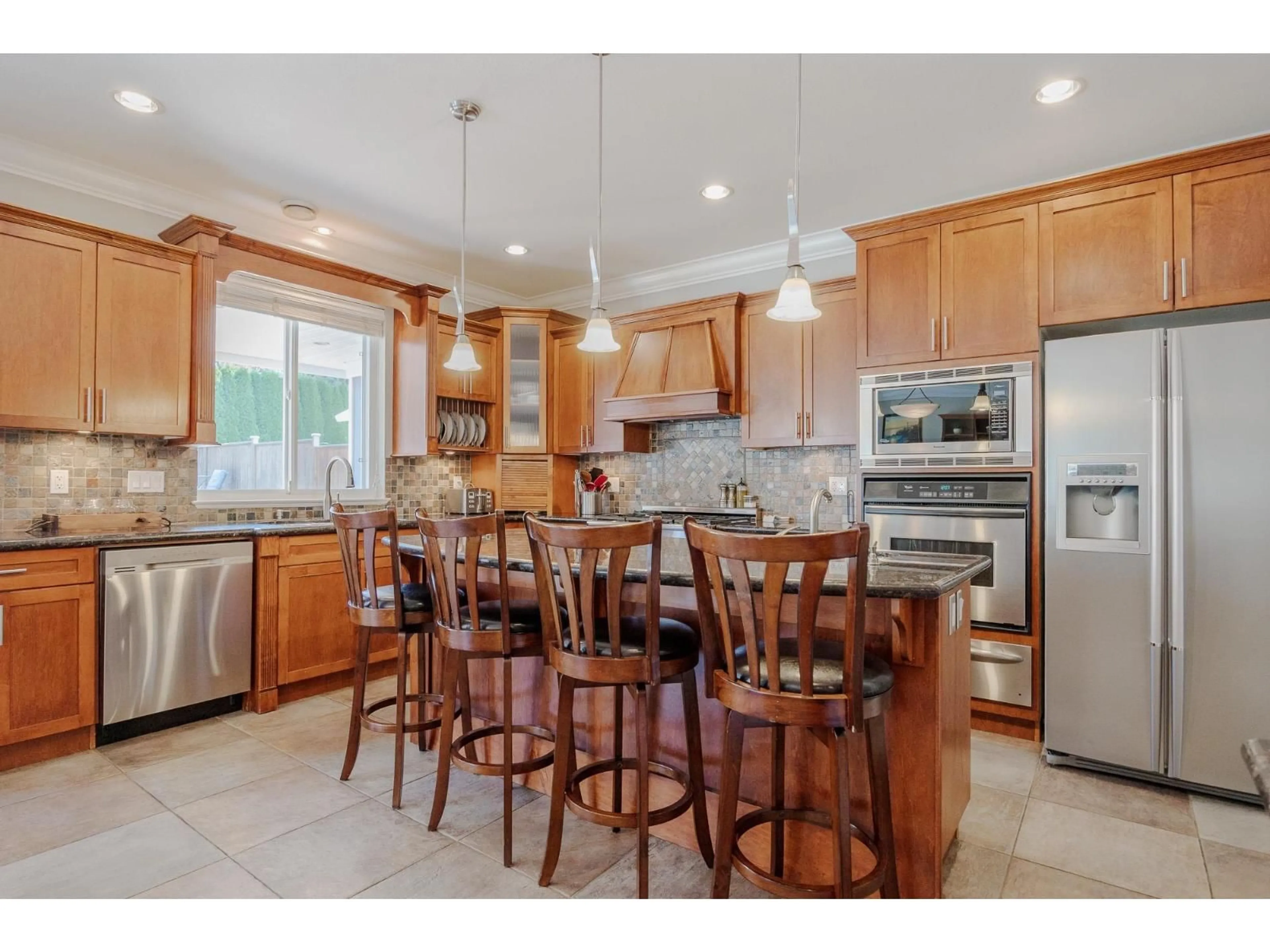 Open concept kitchen, unknown for 6648 181, Surrey British Columbia V3S9A2