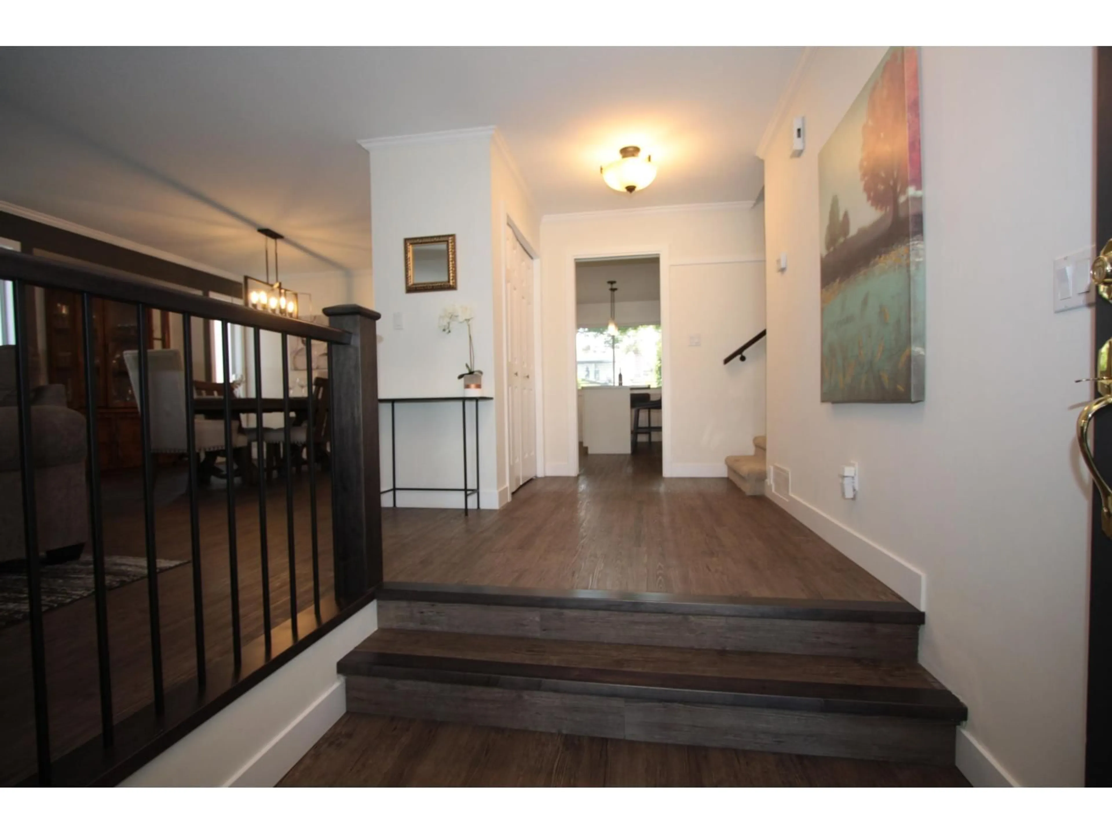 Indoor foyer for 3745 SQUAMISH, Abbotsford British Columbia V2T5A4