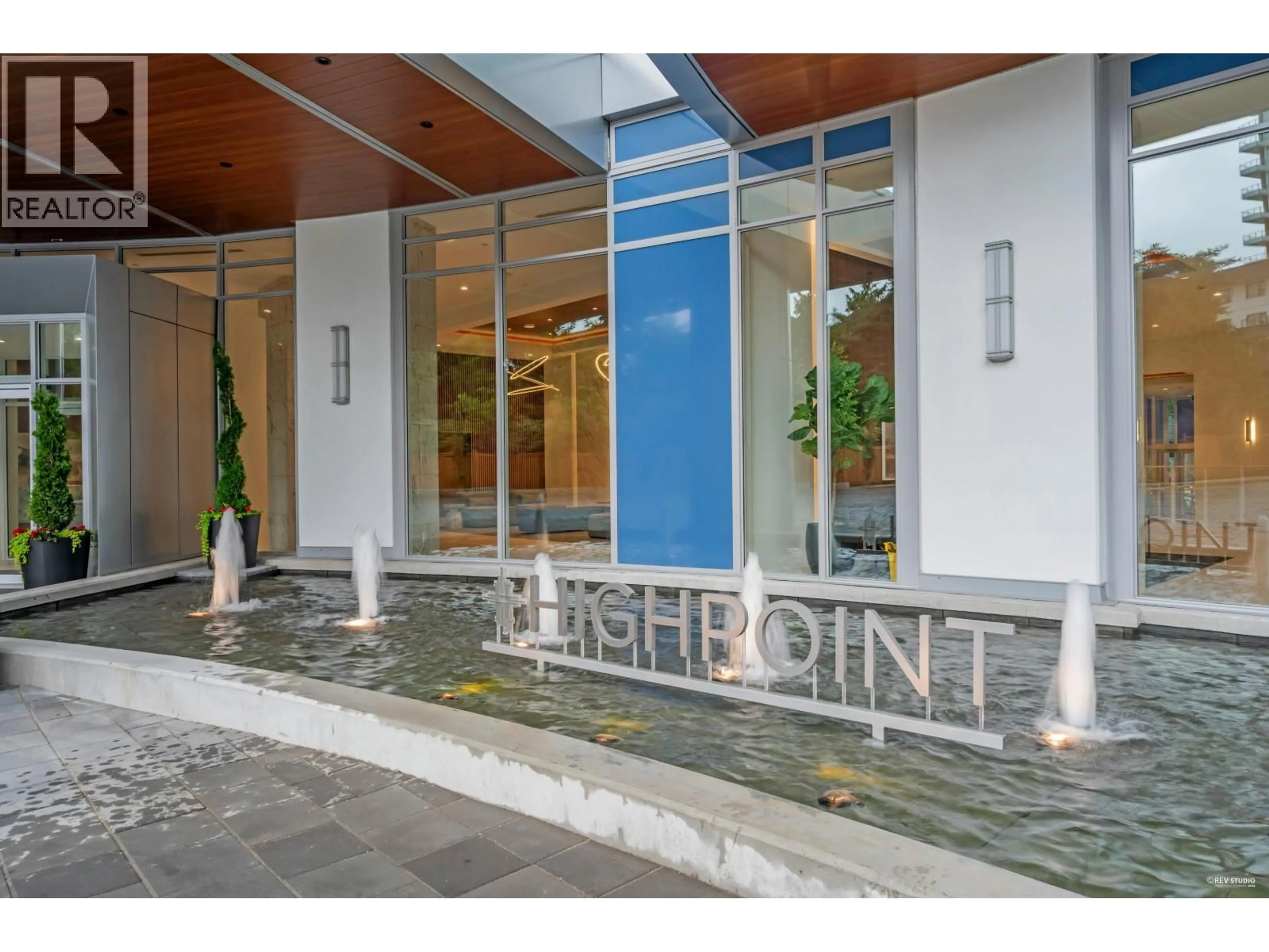 Indoor foyer for 4203 - 518 CLARKE ROAD, Coquitlam British Columbia V3J0S7