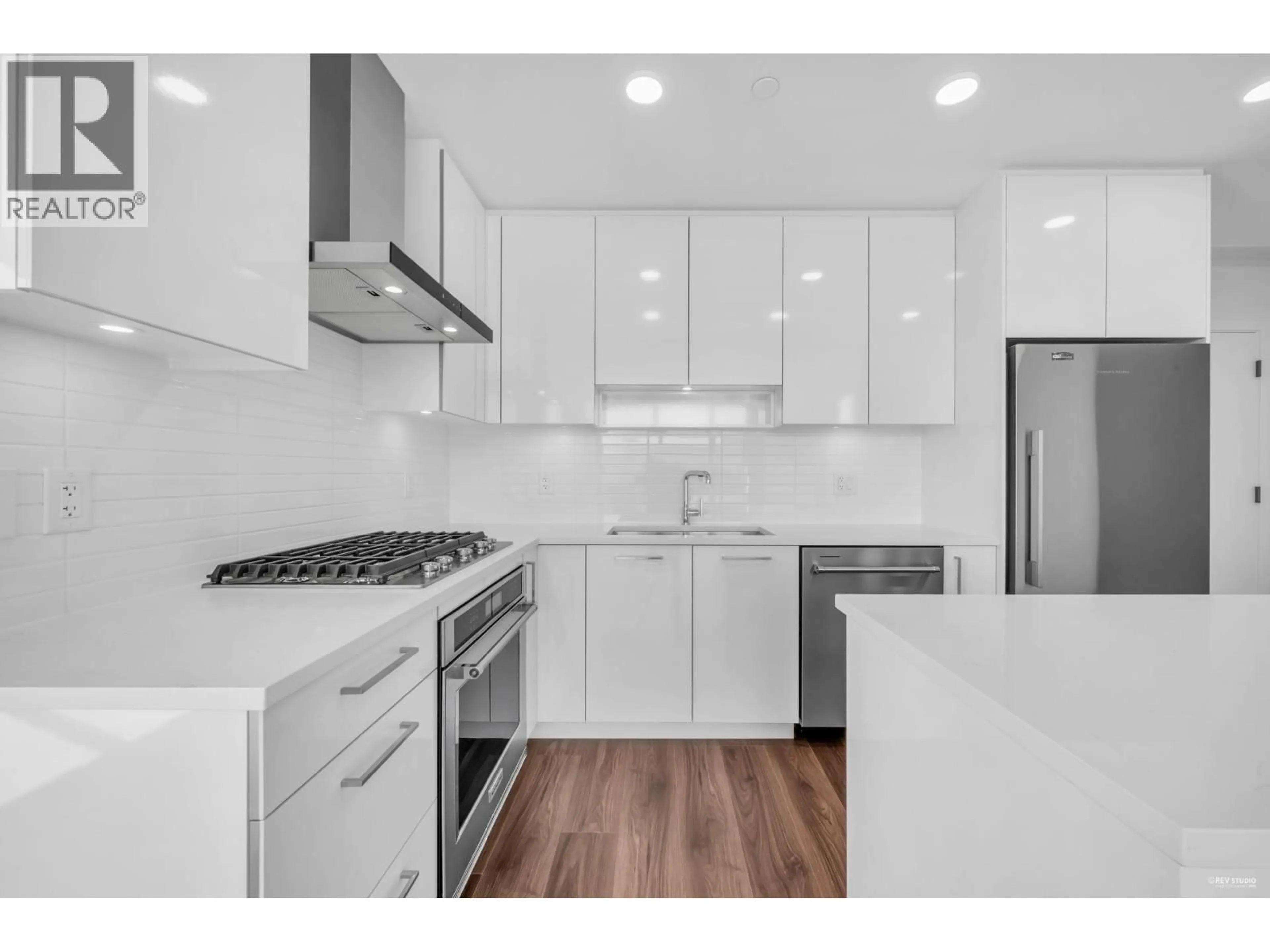 Standard kitchen, unknown for 4203 - 518 CLARKE ROAD, Coquitlam British Columbia V3J0S7