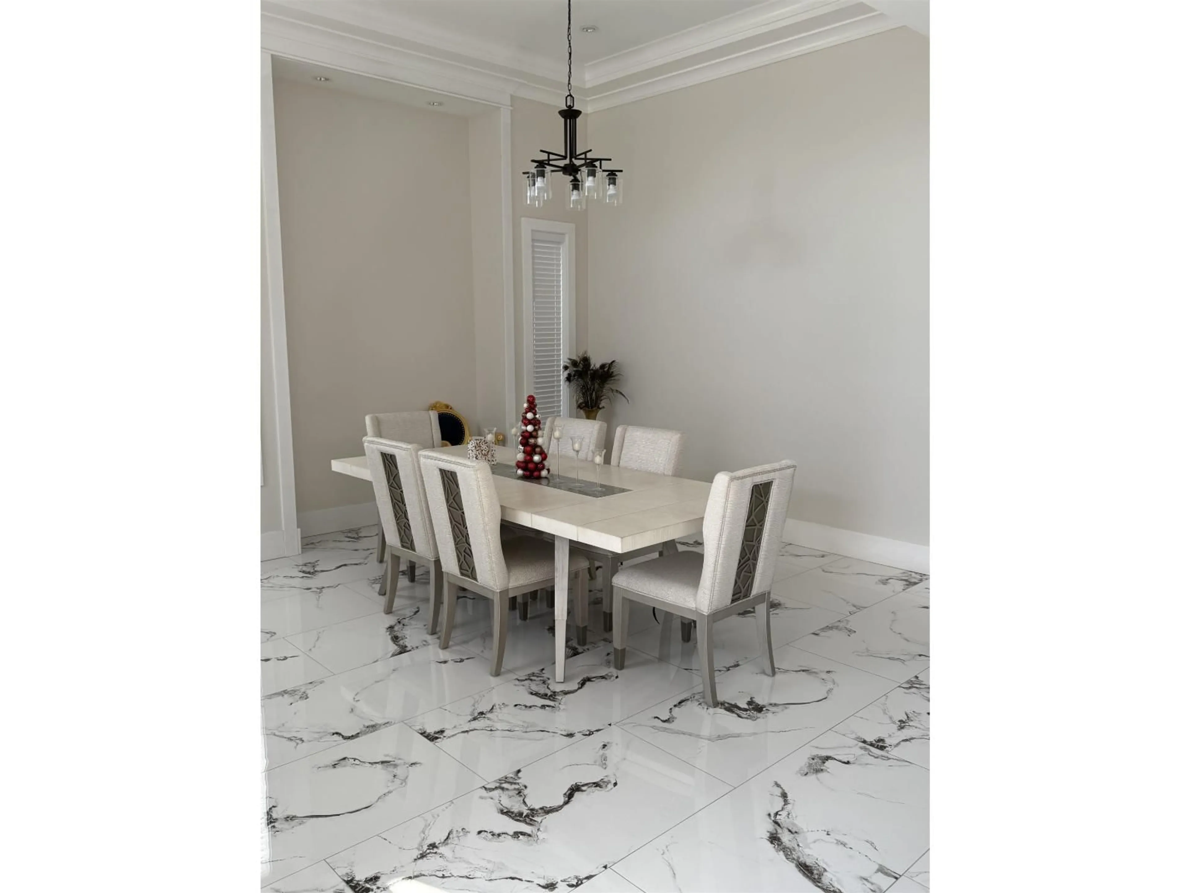 Dining room, ceramic/tile floor for 13449 68, Surrey British Columbia V3W2G1