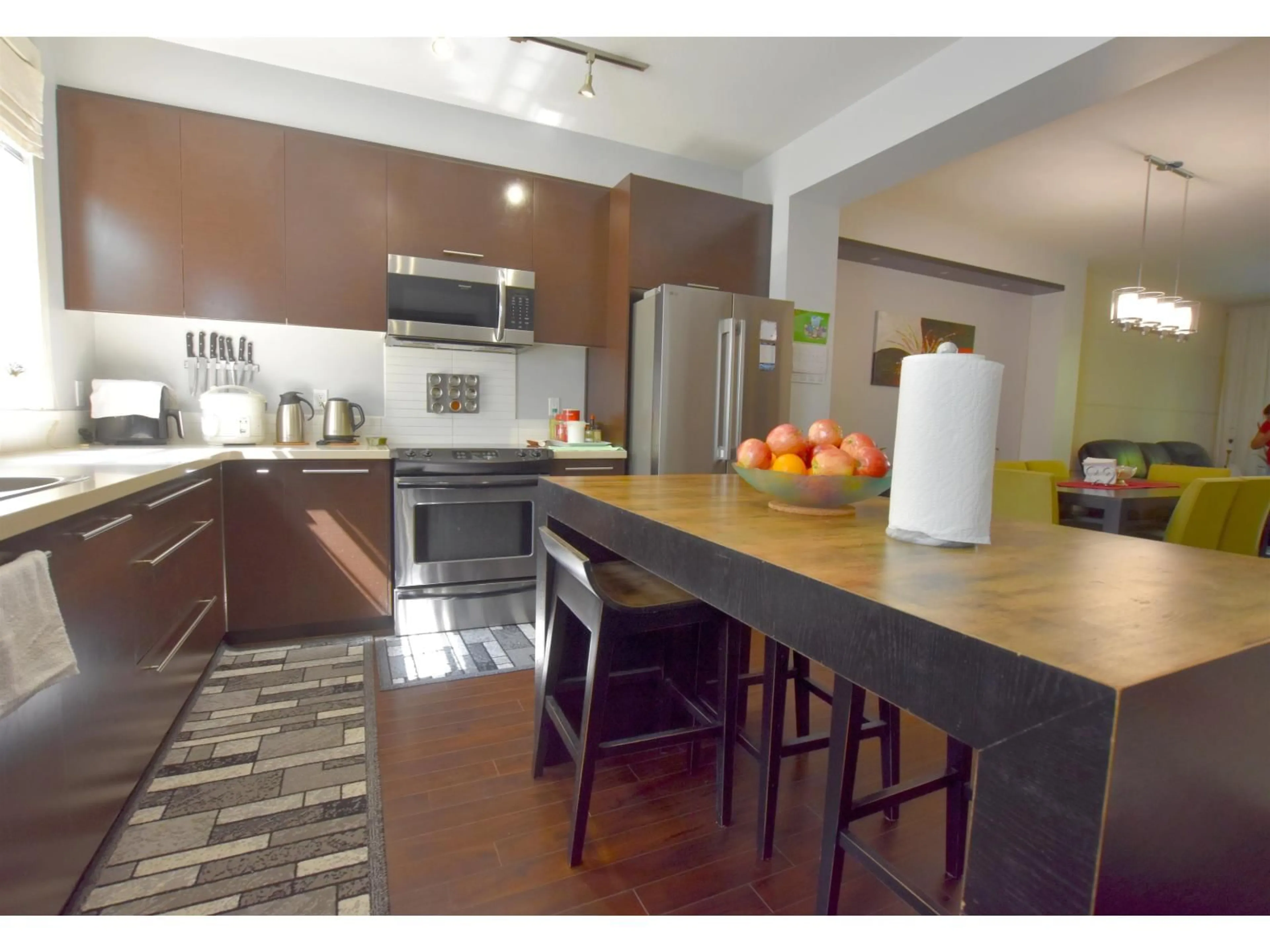 Open concept kitchen, unknown for 34 - 18983 72A, Surrey British Columbia V4N1A5