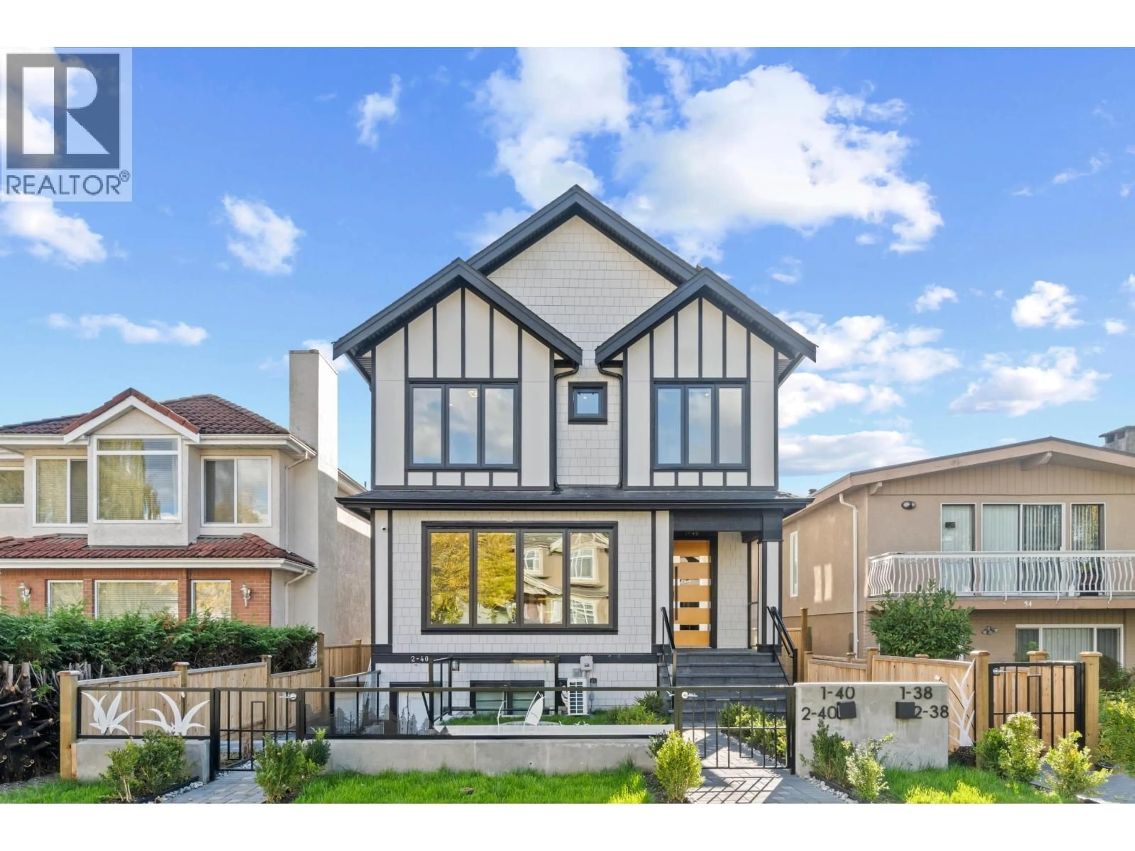 Home with vinyl exterior material, street for 40 E 46 AVENUE, Vancouver British Columbia V5W1Z1