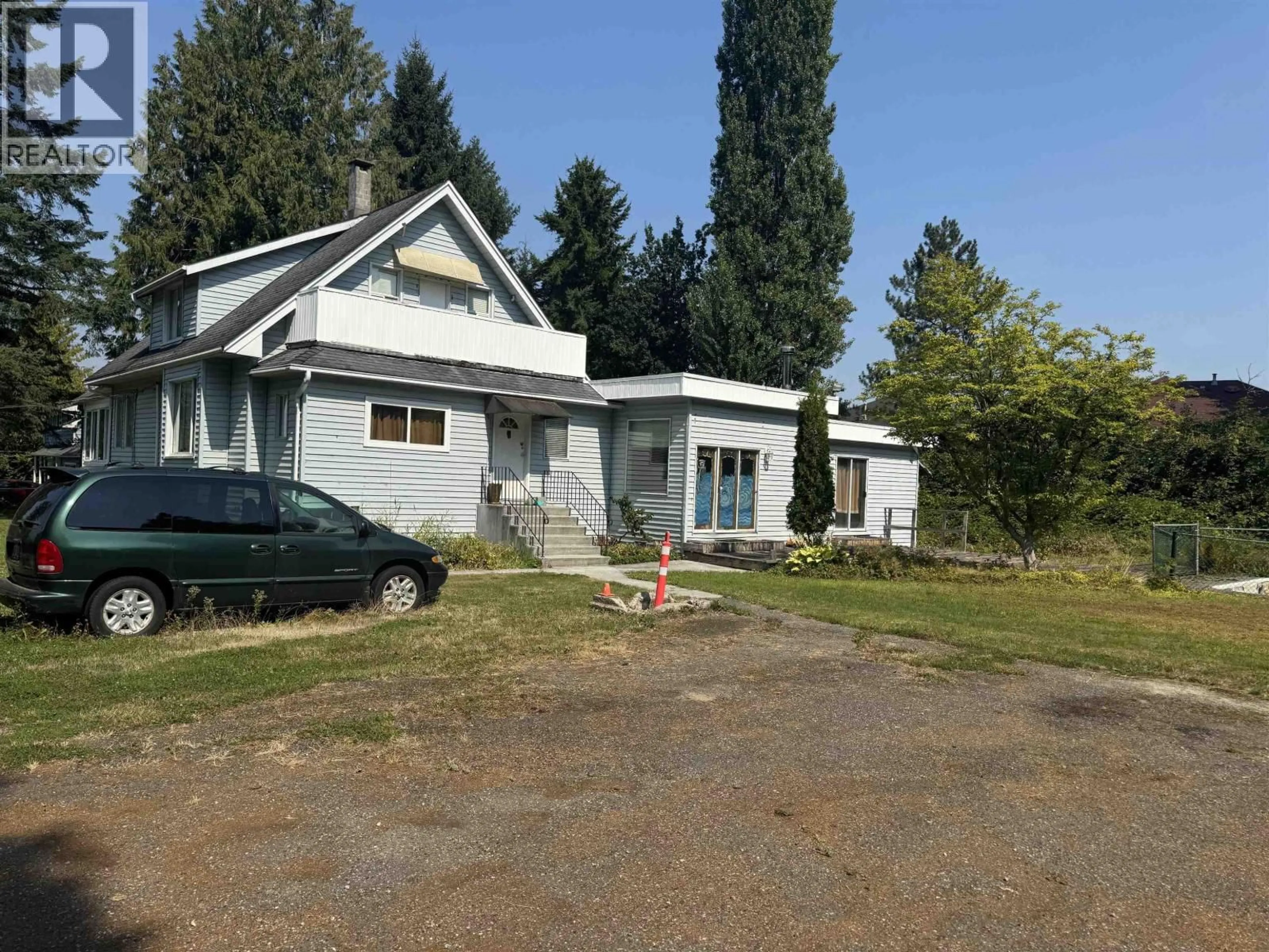 A pic from outside/outdoor area/front of a property/back of a property/a pic from drone, street for 22034 124TH AVENUE, Maple Ridge British Columbia V2X4J2