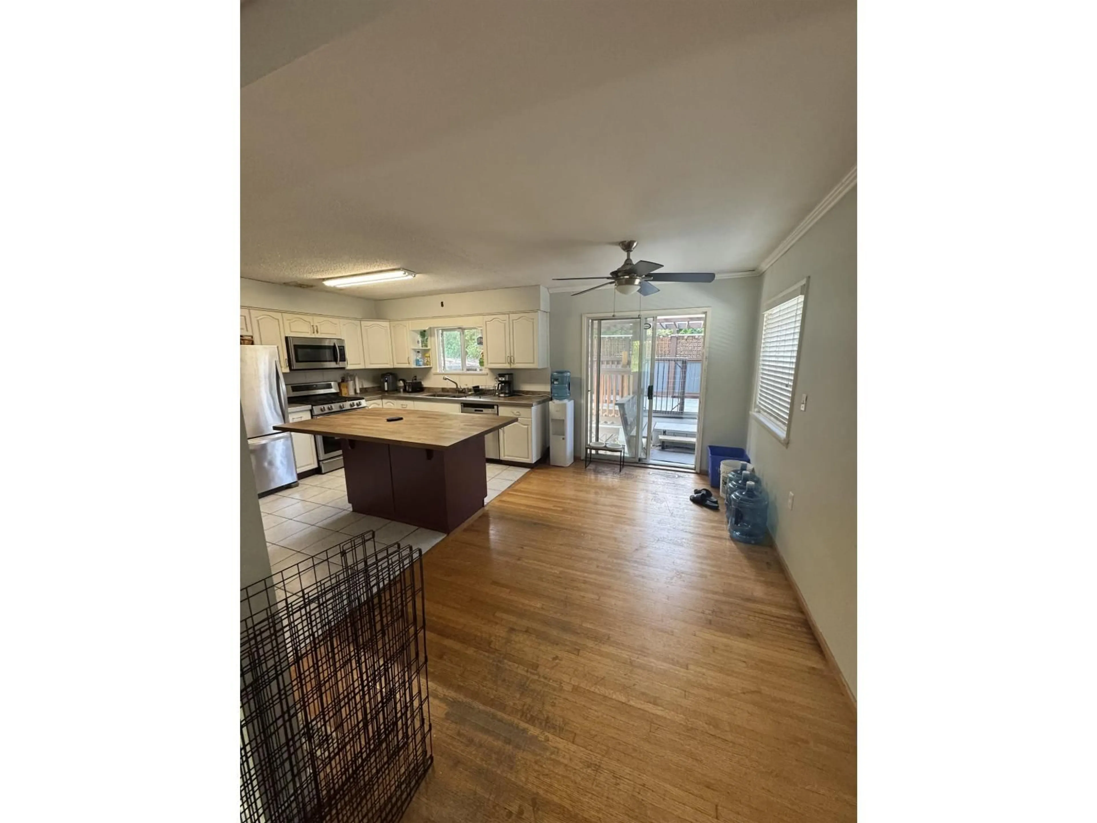 A pic of a room for 13654 LARNER, Surrey British Columbia V3R5K2