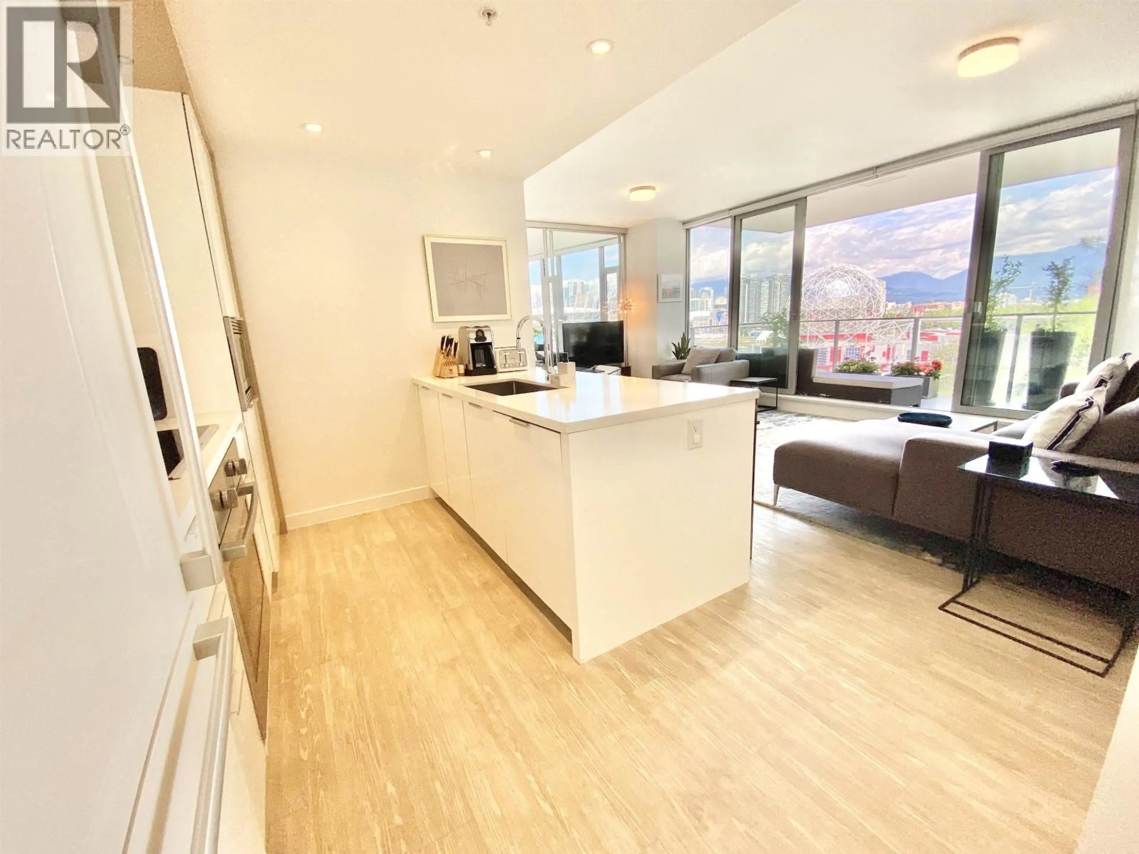 Open concept kitchen, unknown for 910 - 1661 QUEBEC STREET, Vancouver British Columbia V6A0H2