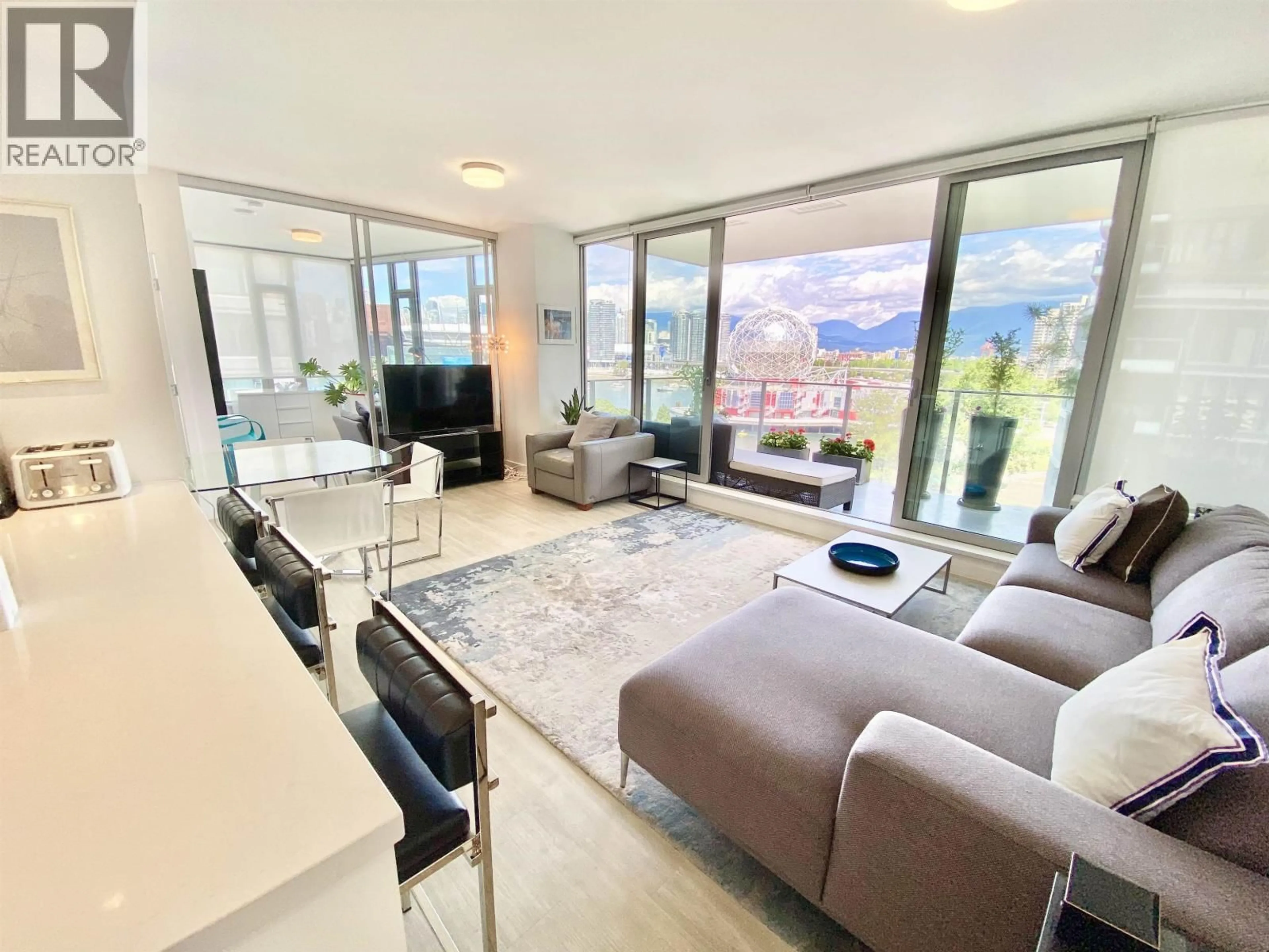 Living room with furniture, unknown for 910 - 1661 QUEBEC STREET, Vancouver British Columbia V6A0H2
