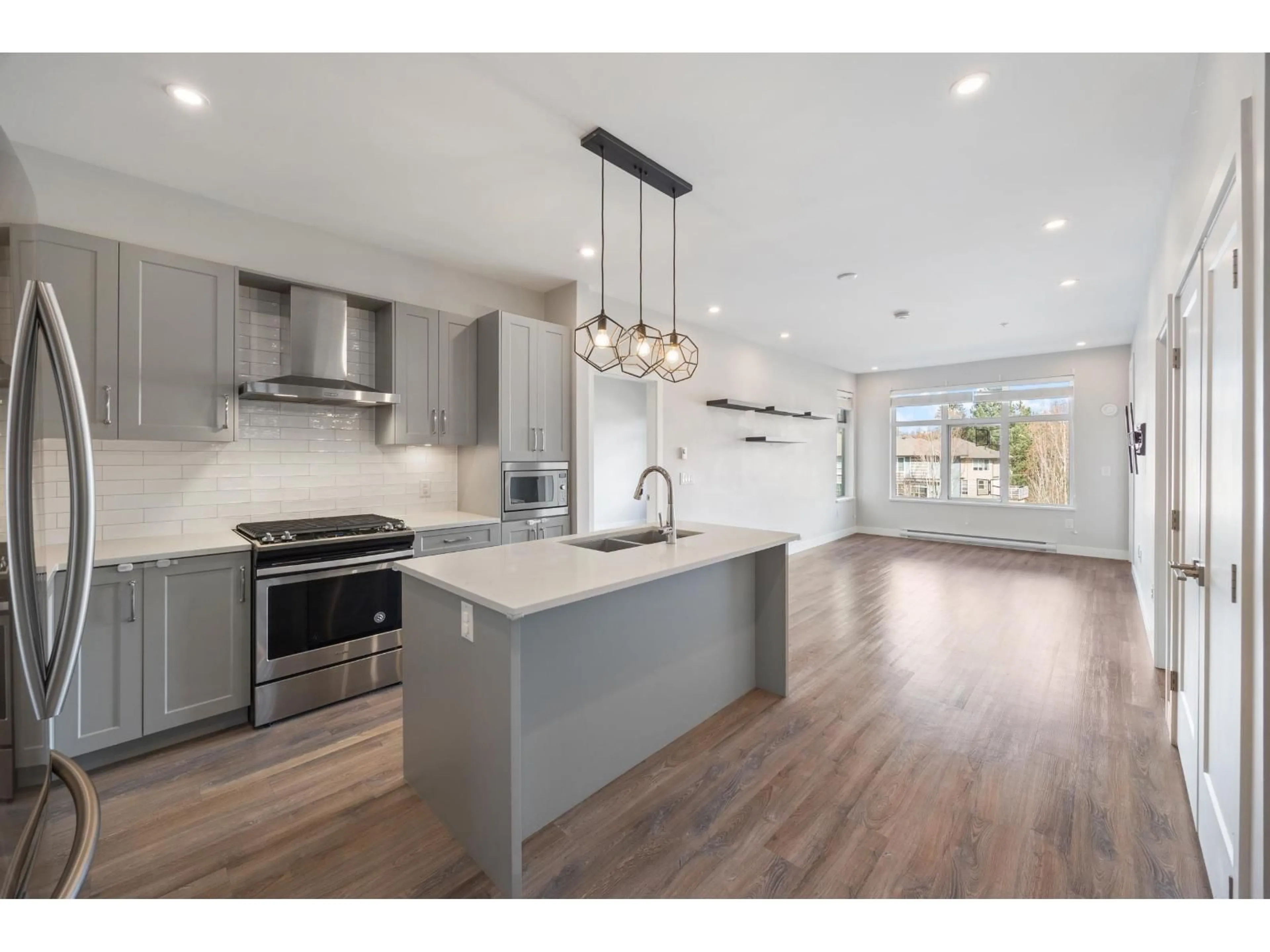 Open concept kitchen, unknown for 412 - 15436 31, Surrey British Columbia V3Z1H3